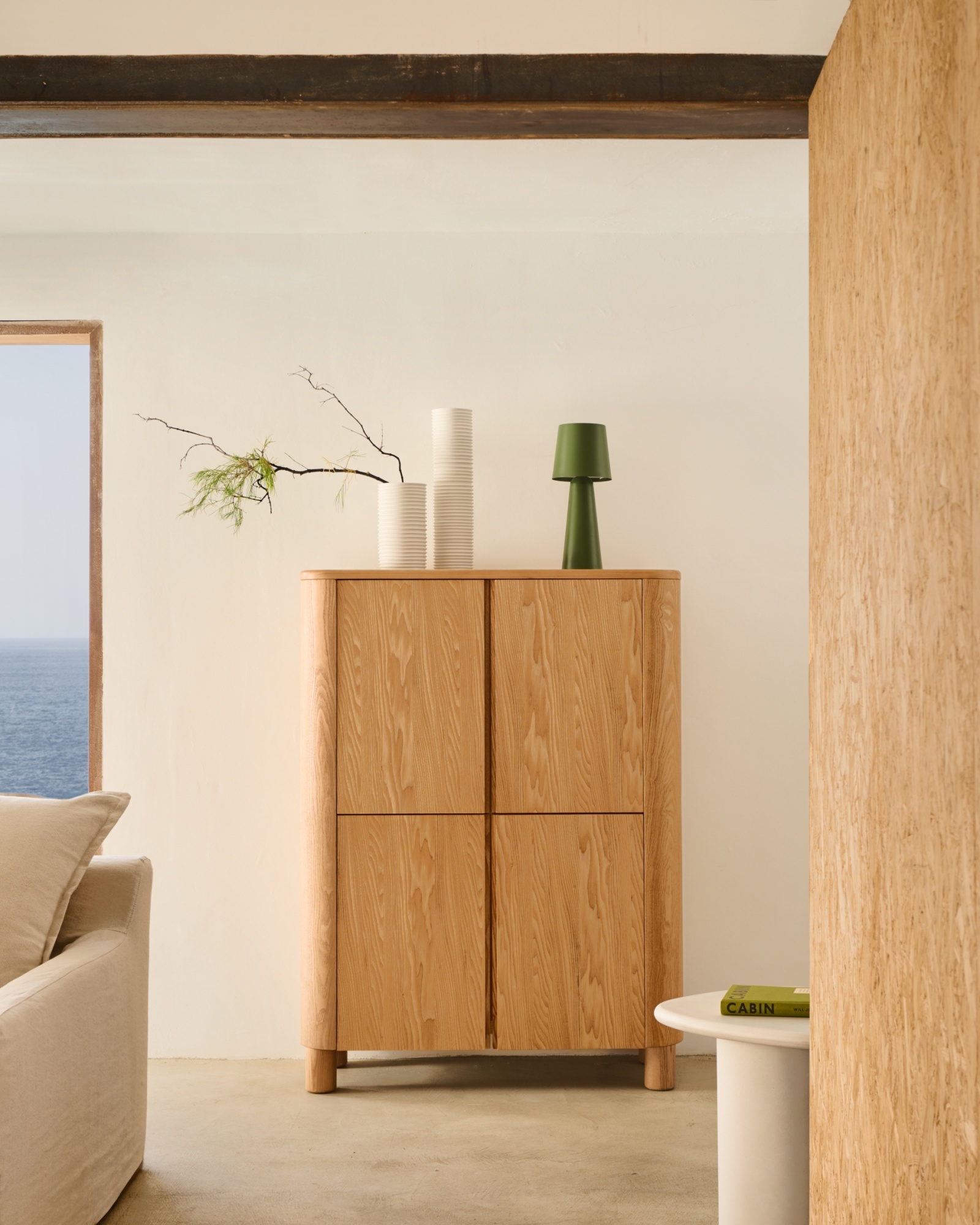 Высокий буфет Salaya из ясеневой фанеры 100 x 134 см La Forma (ex Julia Grup)