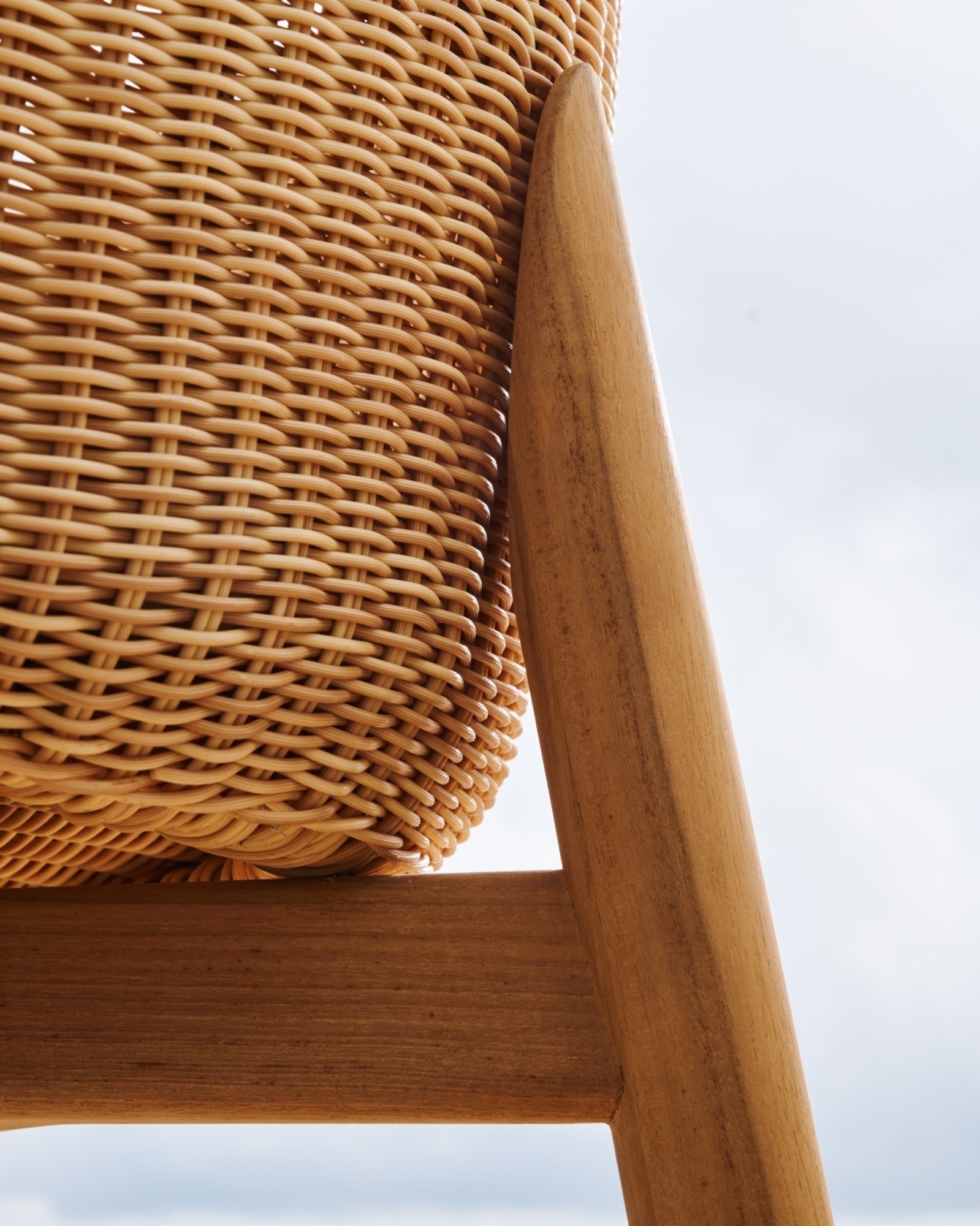 Барный стул Galea из тикового дерева и синтетического ротанга, 75 см La Forma (ex Julia Grup)