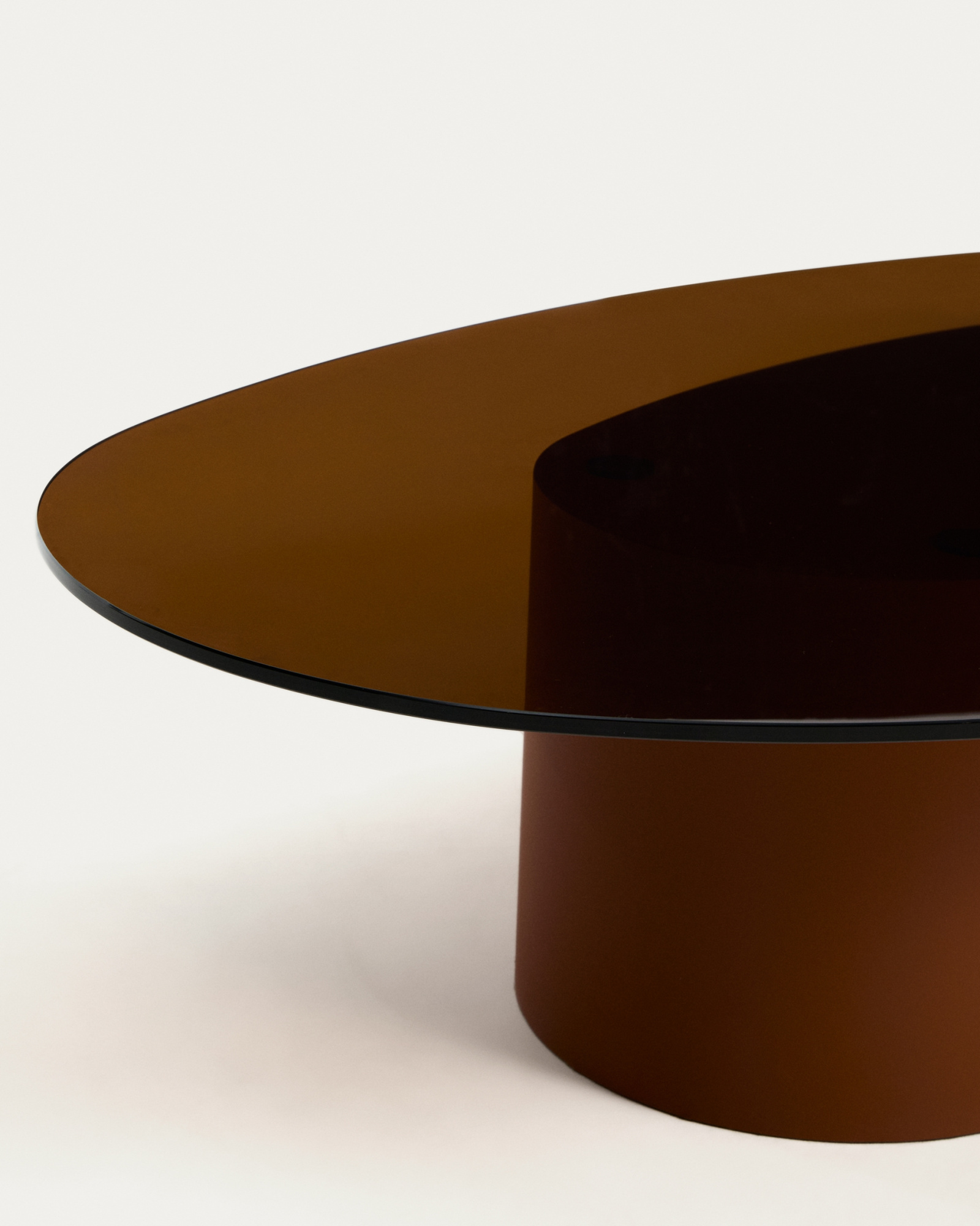 Журнальный столик Olir из коричневой стали и стекла 140 x 80 см La Forma 482453