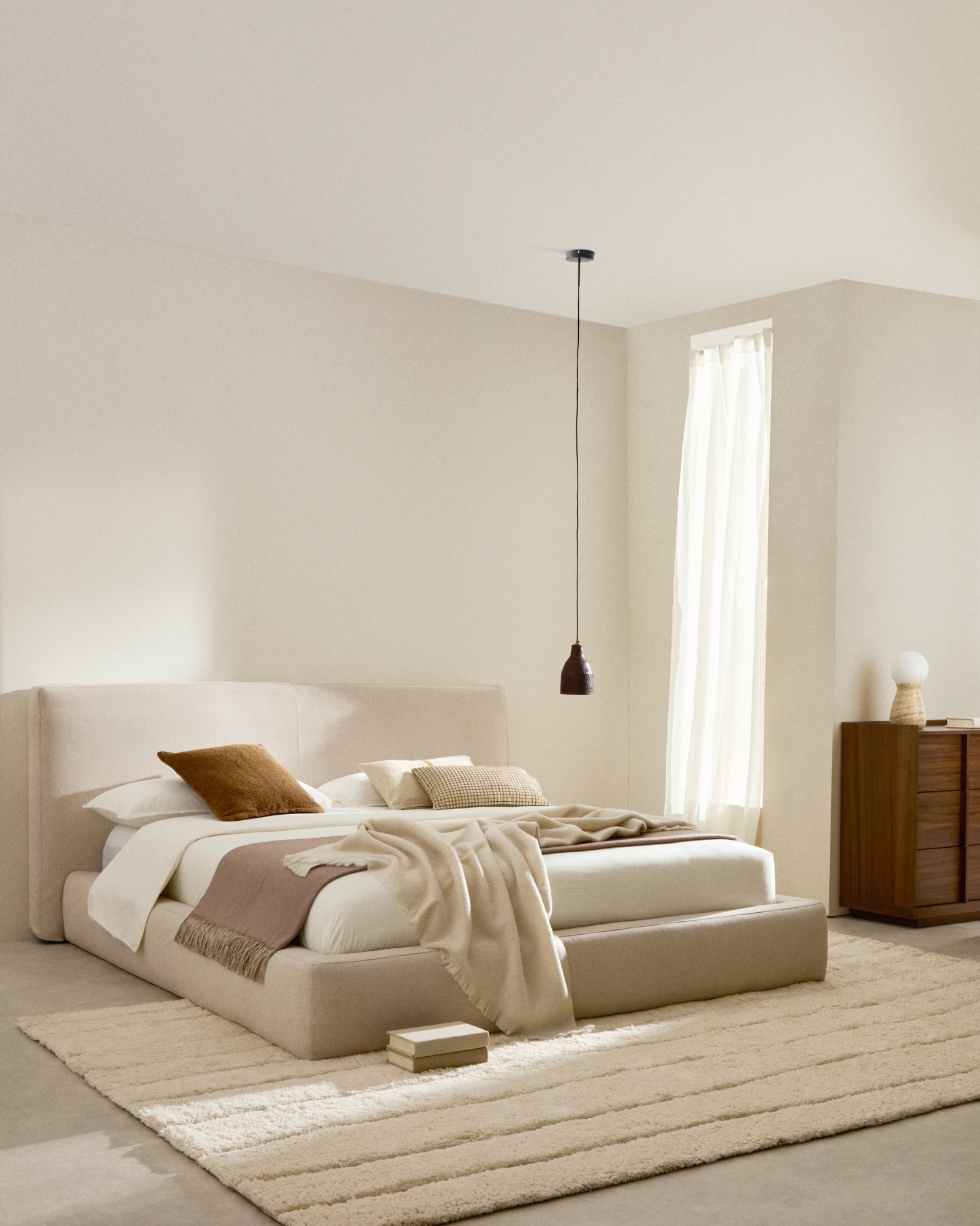 Кровать Blok бежевая со съемными чехлами под матрас 180 х 200 см La Forma (ex Julia Grup)