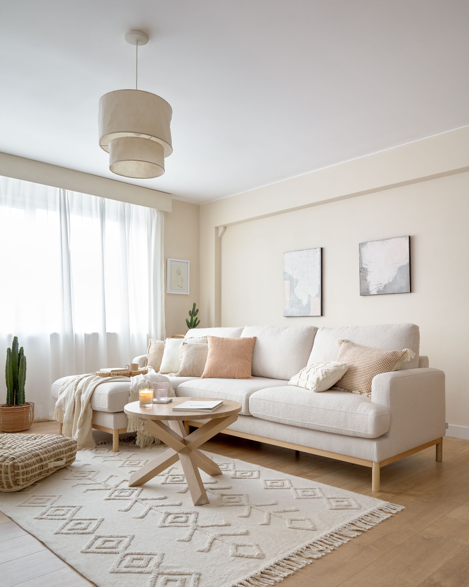 Mihaela 3-местный диван с левым шезлонгом из белого микробукле 264 см La Forma (ex Julia Grup)