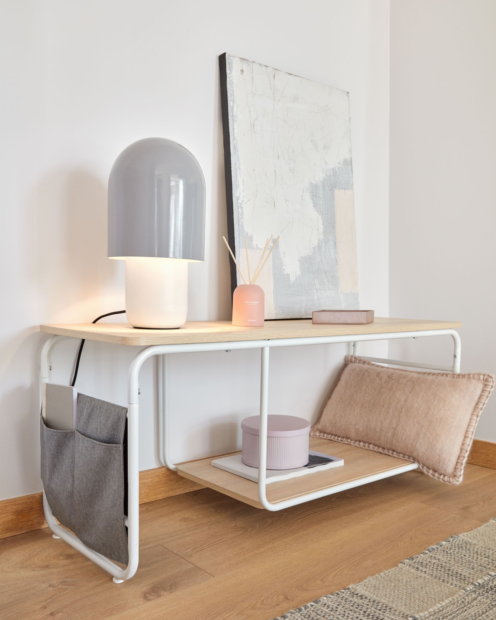 Подставка под телевизор Yamina из меламина и металла с белой отделкой 110 х 46 см La Forma (ex Julia Grup)