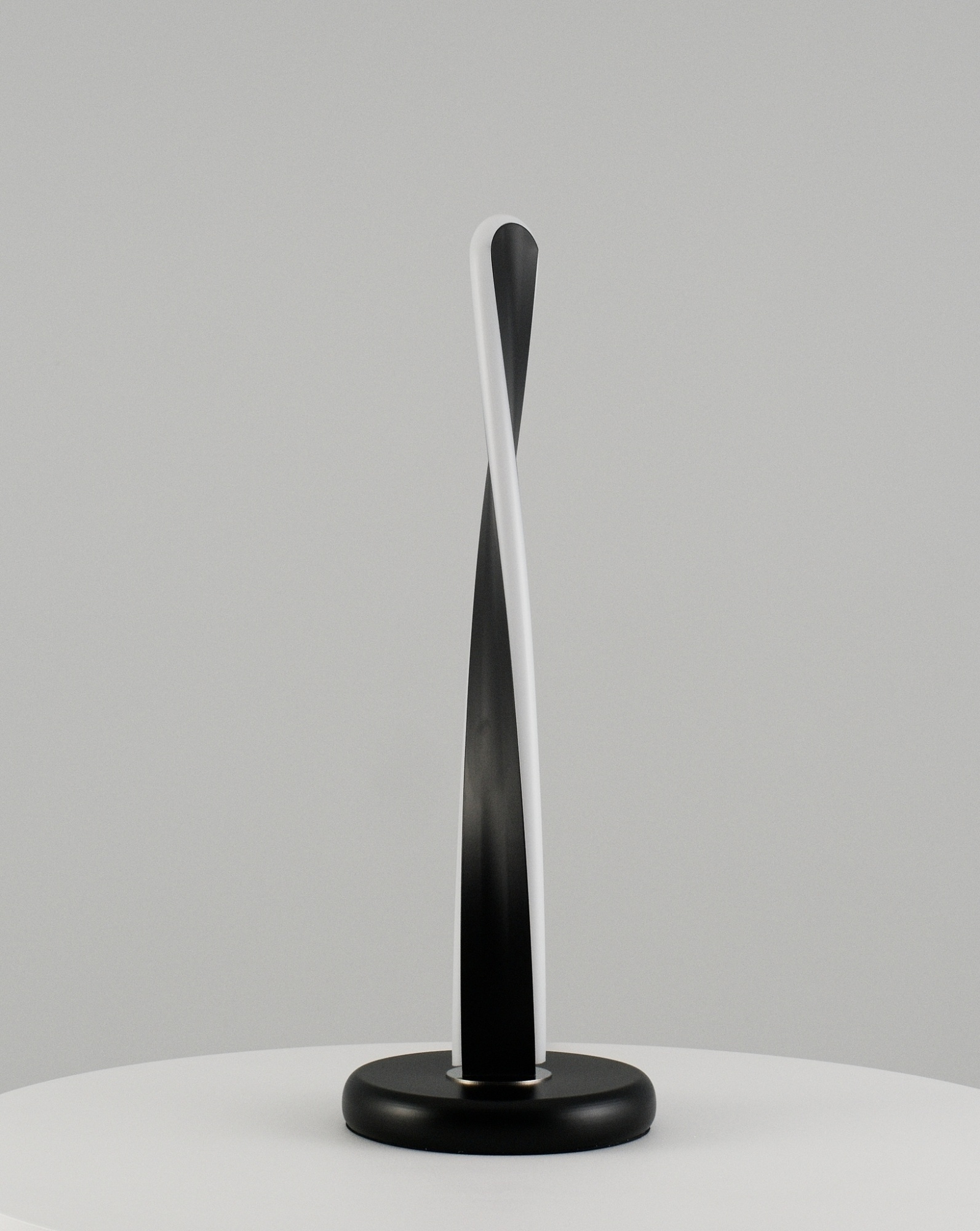 Светодиодная настольная лампа Moderli V1931-TL Osland LED*16W