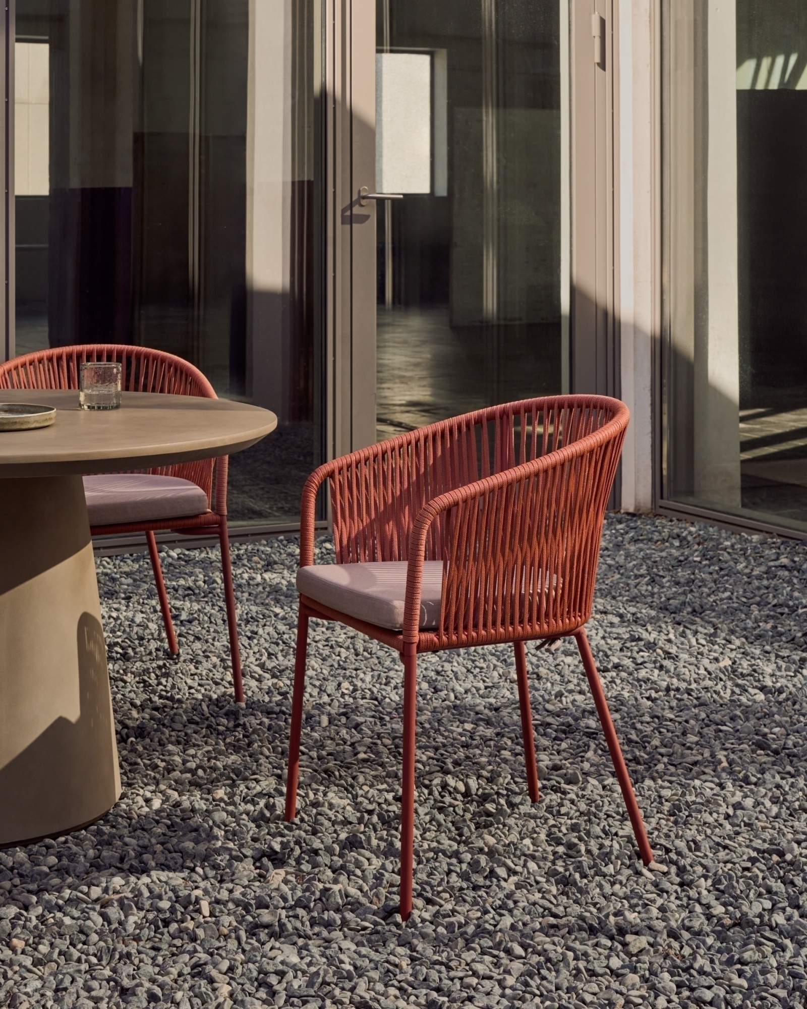 Стул Yanet из терракотовой веревки La Forma (ex Julia Grup)