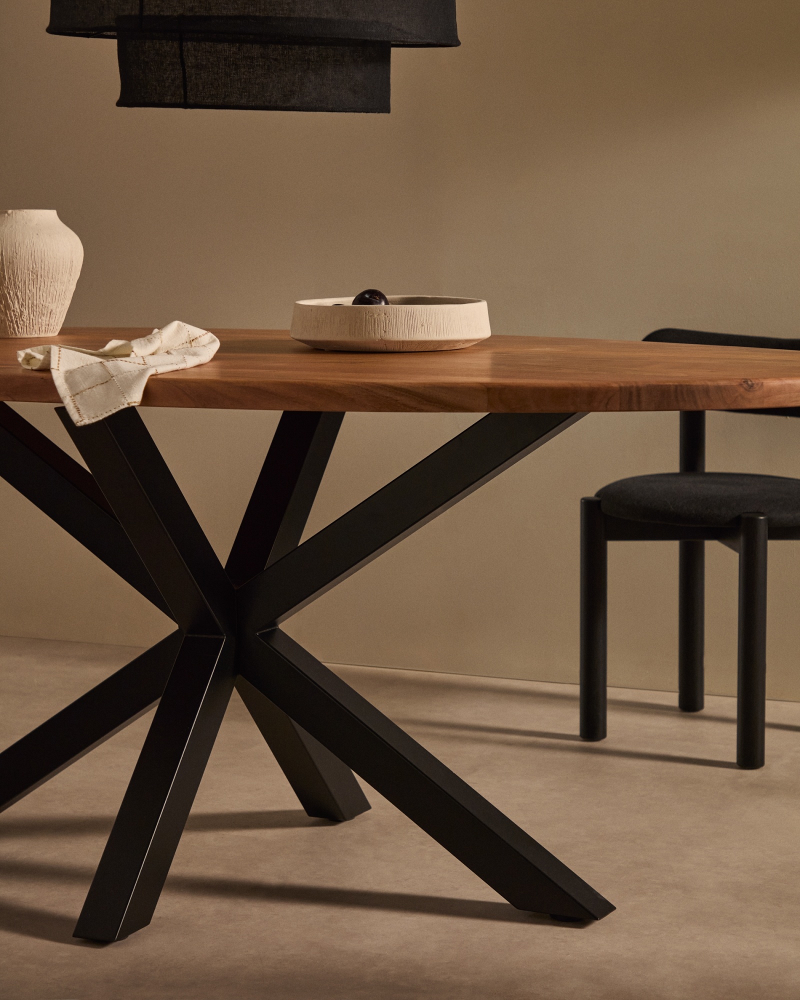 Овальный стол ARYA Argo из массива акации, стальные ножки 200x100 La Forma (ex Julia Grup)