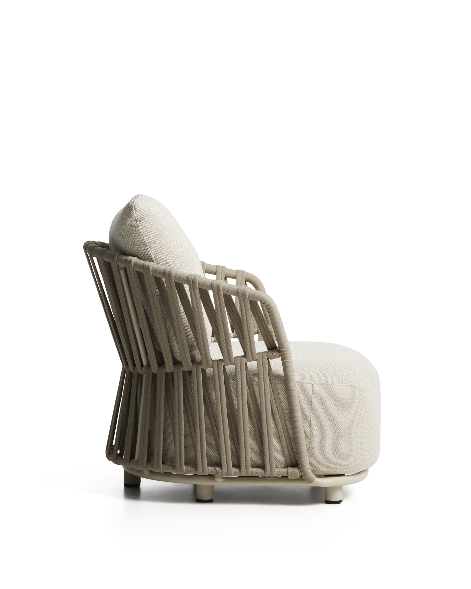 Уличное кресло Osani из алюминия цвета экрю и веревки цвета таупе La Forma 482319