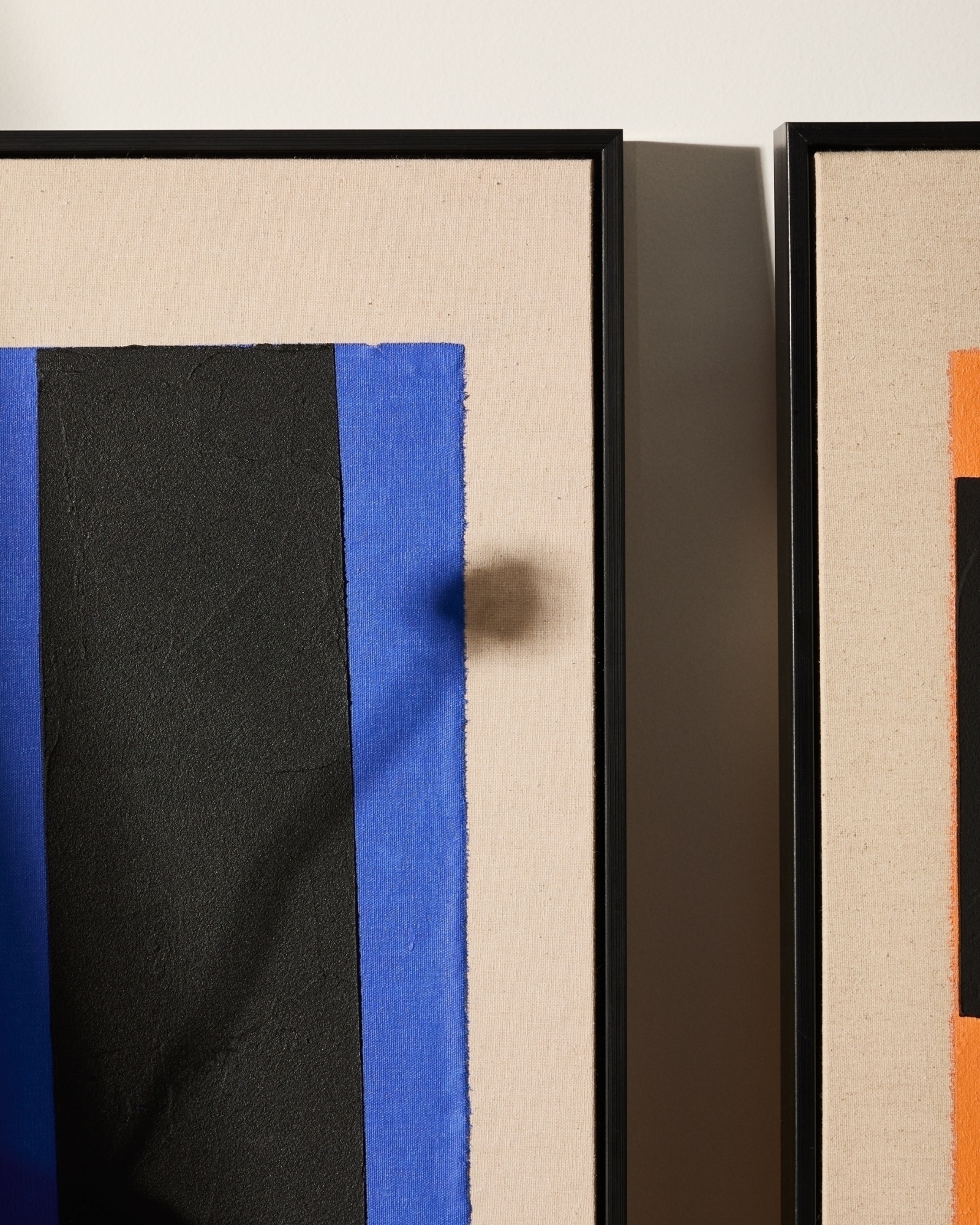 Zernu Абстрактная картина с синими и чёрными вертикальными линиями 42 x 65 см La Forma (ex Julia Grup)