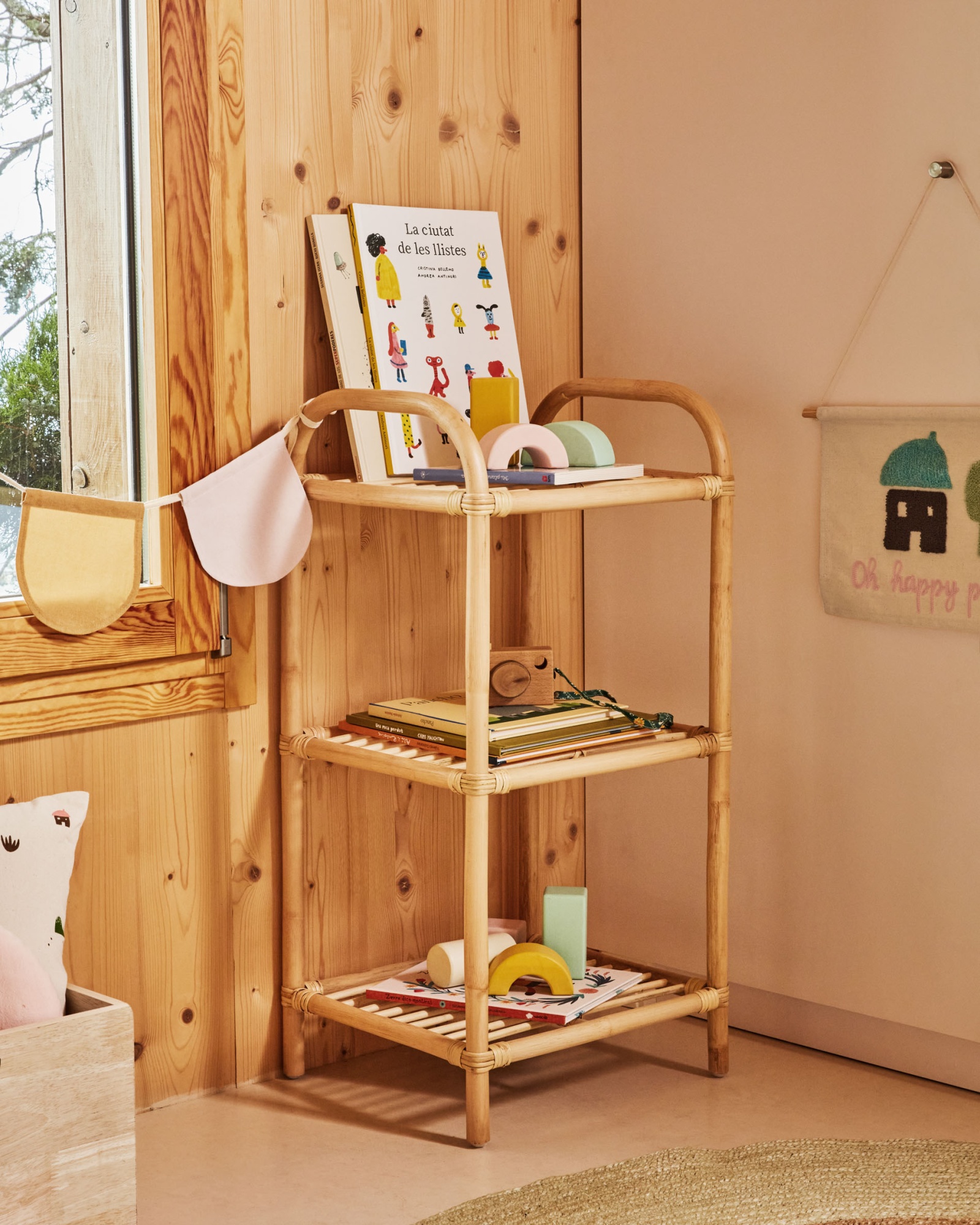 Стеллаж из ротанга Ormela с натуральной отделкой 40 x 81 см La Forma (ex Julia Grup)