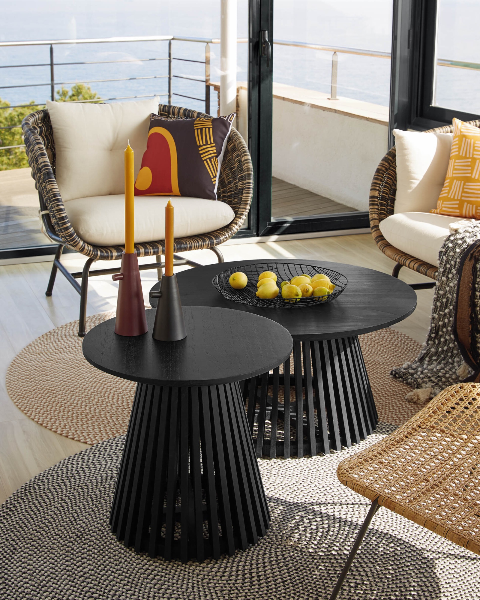 Журнальный столик Irune Ø50 черный La Forma (ex Julia Grup)