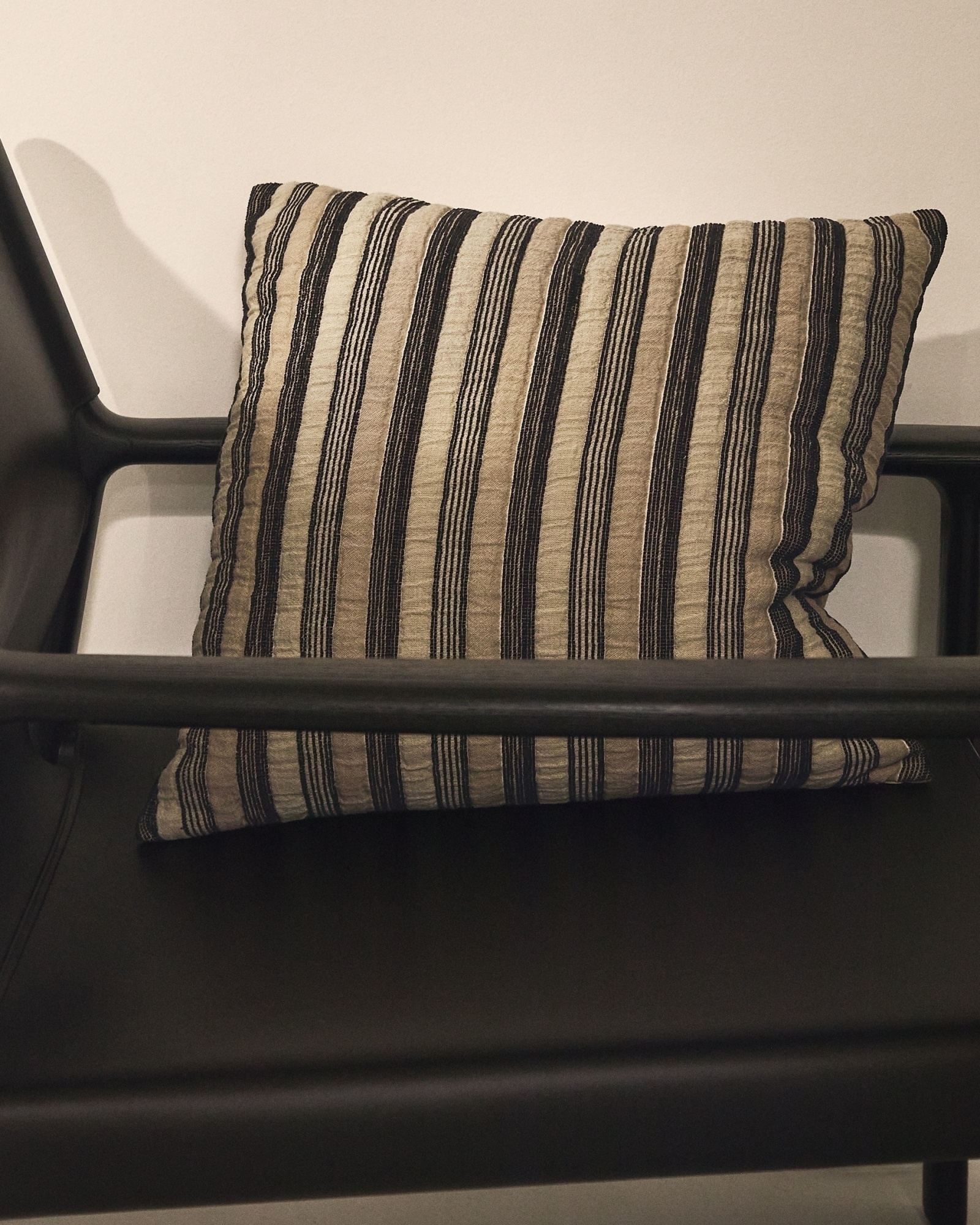 Чехол на подушку Isena из 100% хлопка с разноцветной вышивкой 50 x 50 см La Forma (ex Julia Grup)