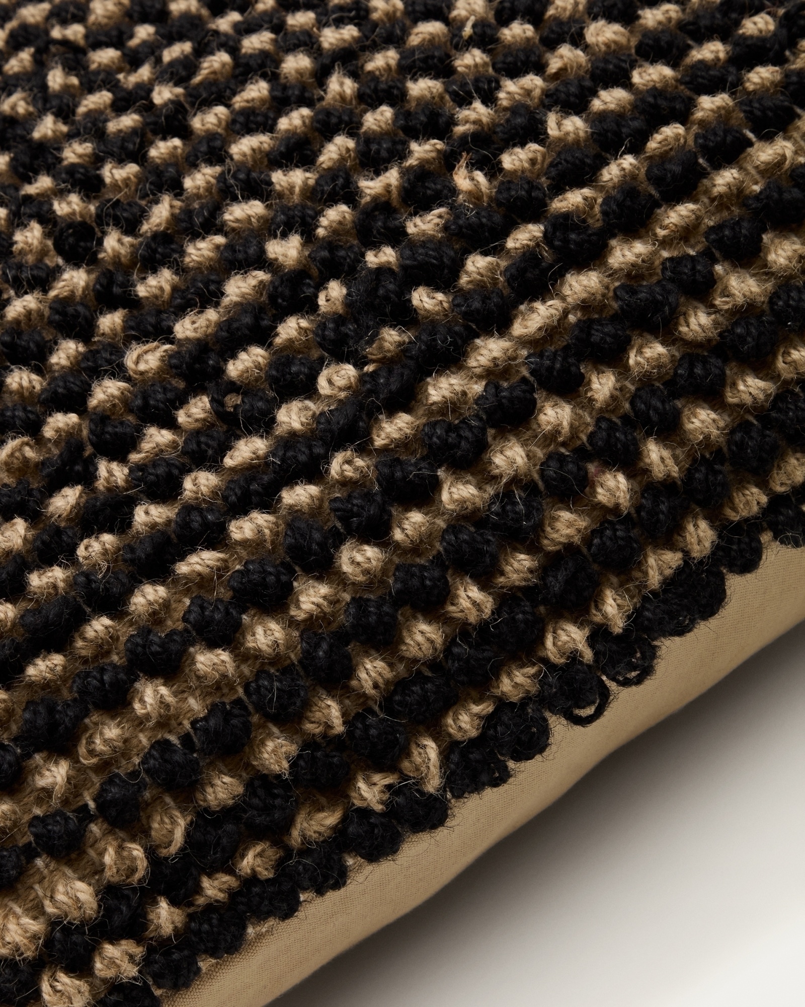 Чехол для подушки Sayen из черного джута 50 x 50 см La Forma (ex Julia Grup)