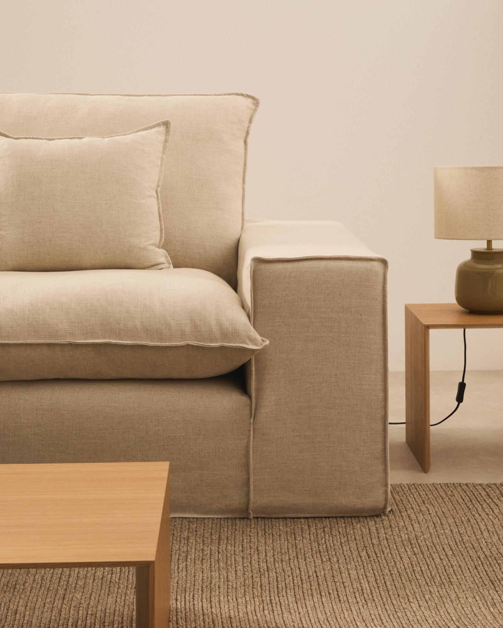 Anarela бежевый льняной диван 2-местный со съемным чехлом и подушками 240 см La Forma (ex Julia Grup)