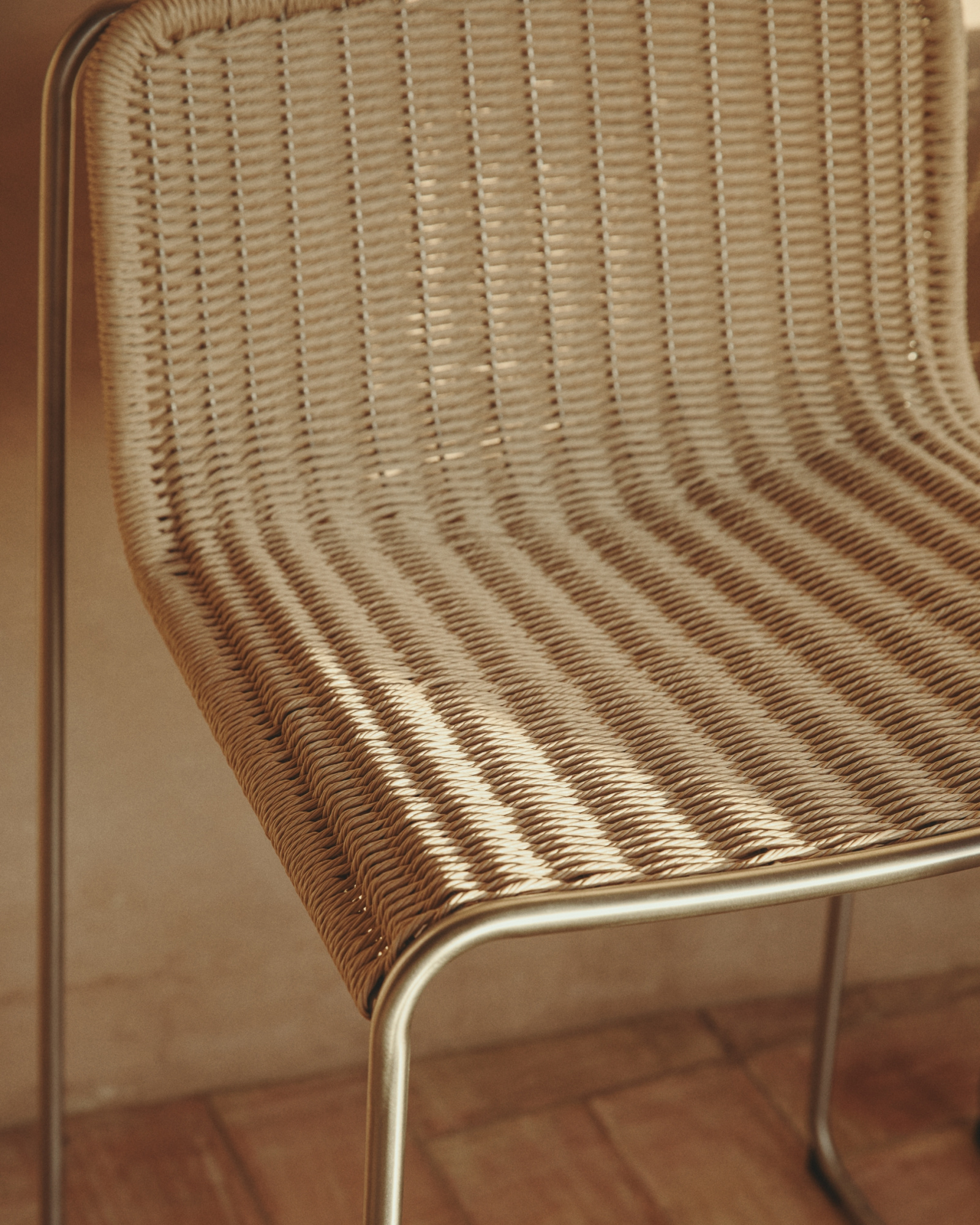 Уличный полубарный стул Tavari из бежевой веревки и стали La Forma 481657