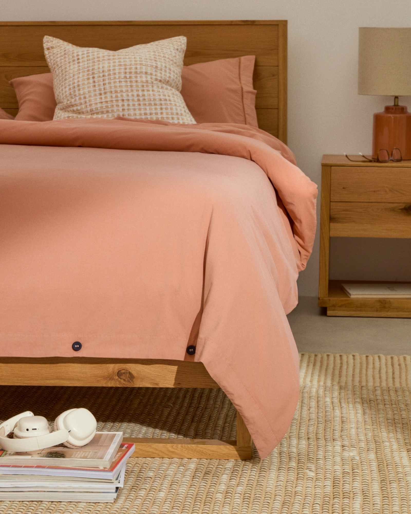 Кровать Alguema из дубового шпона с натуральной отделкой для матраса 90 x 200 см La Forma 209912