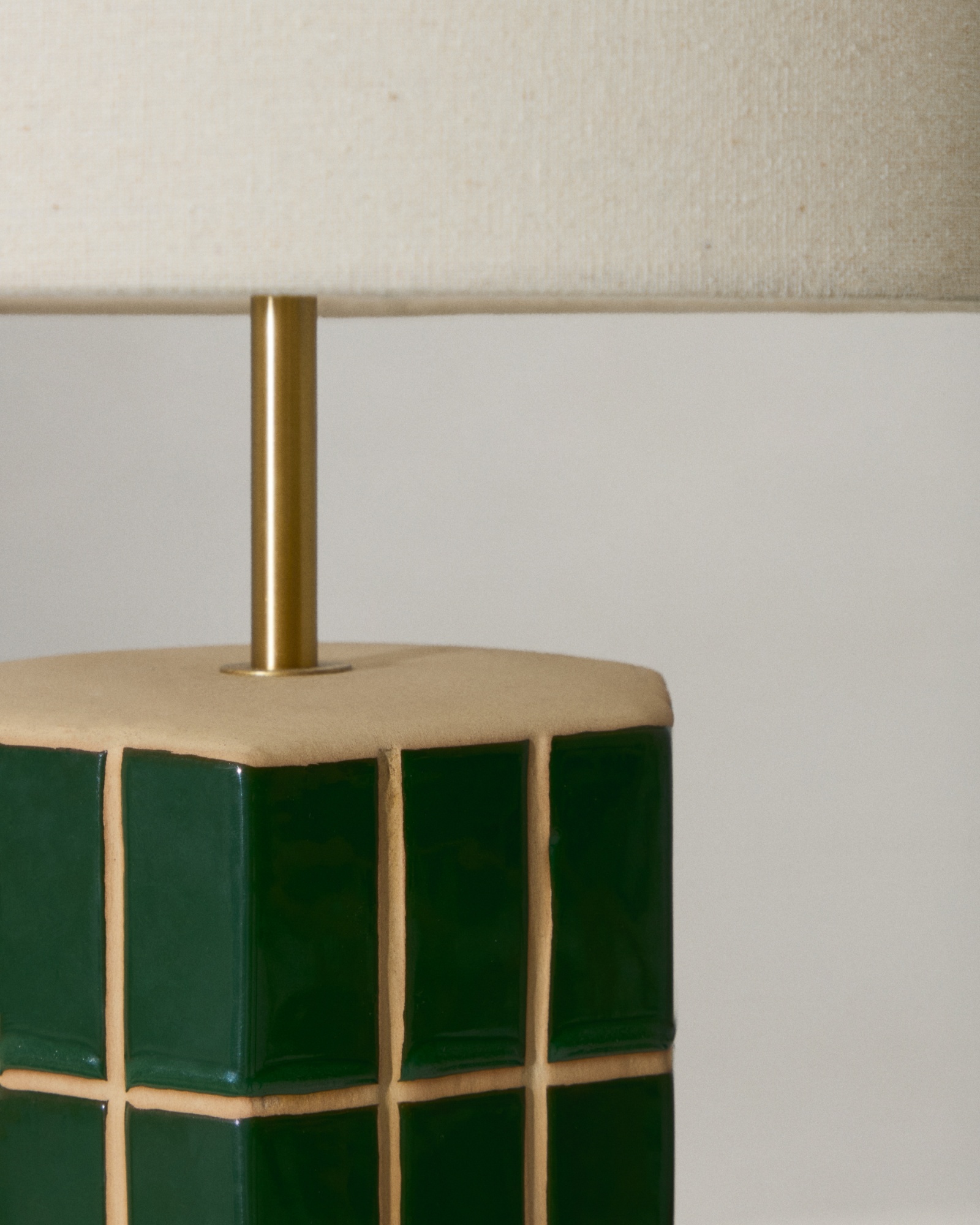 Rue Настольная лампа из зеленой керамики La Forma (ex Julia Grup)