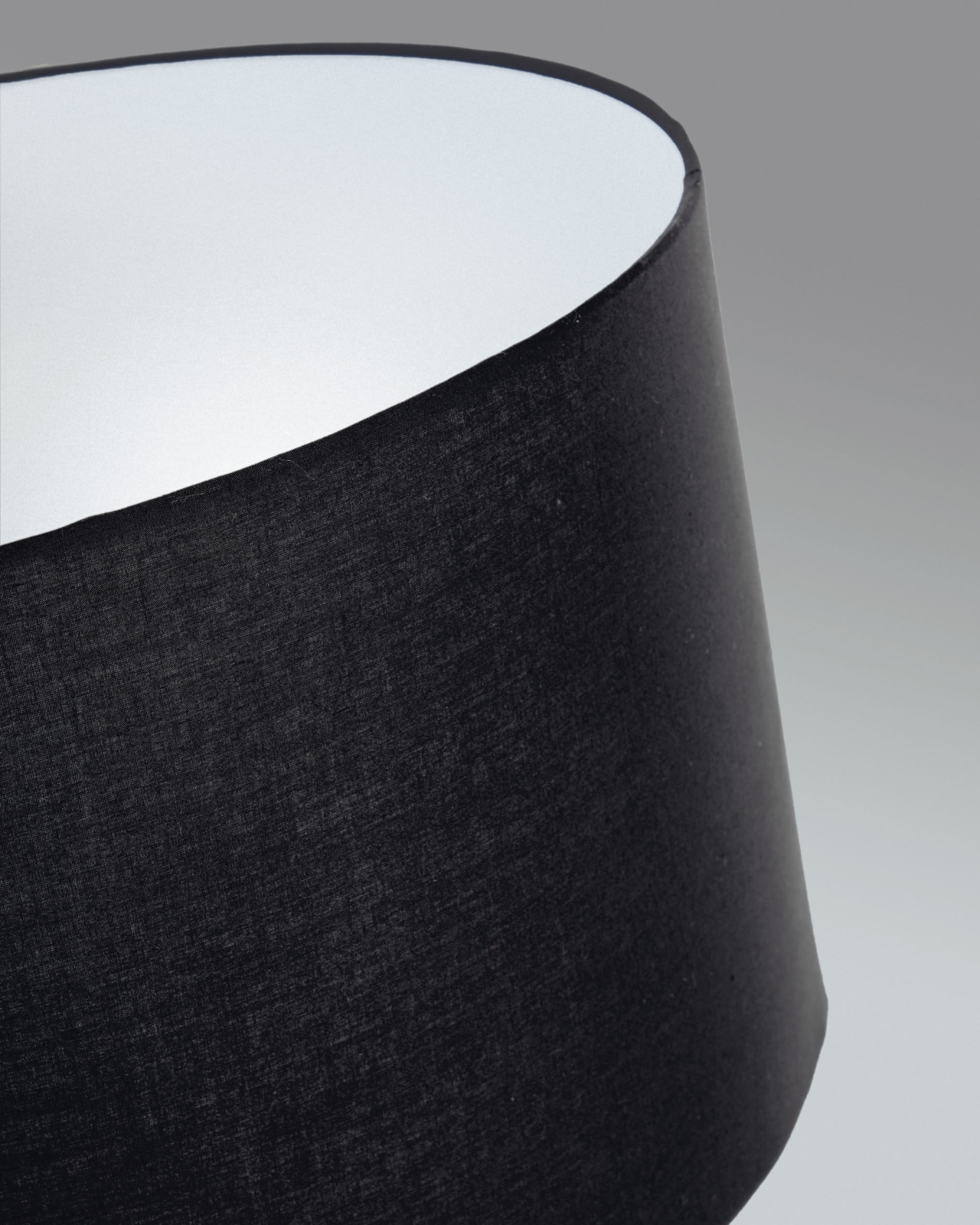 Металлический торшер Ikia с черным покрытием La Forma (ex Julia Grup)