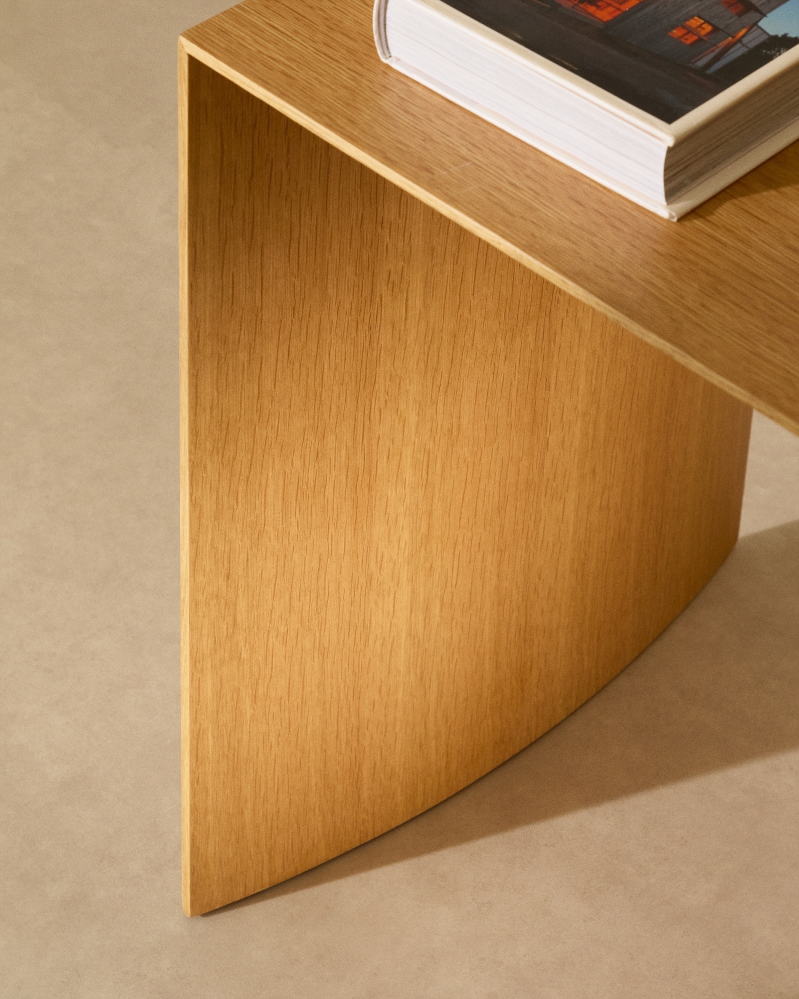 Litto Журнальный столик из шпона дуба натурального цвета 90 x 45 см La Forma (ex Julia Grup)