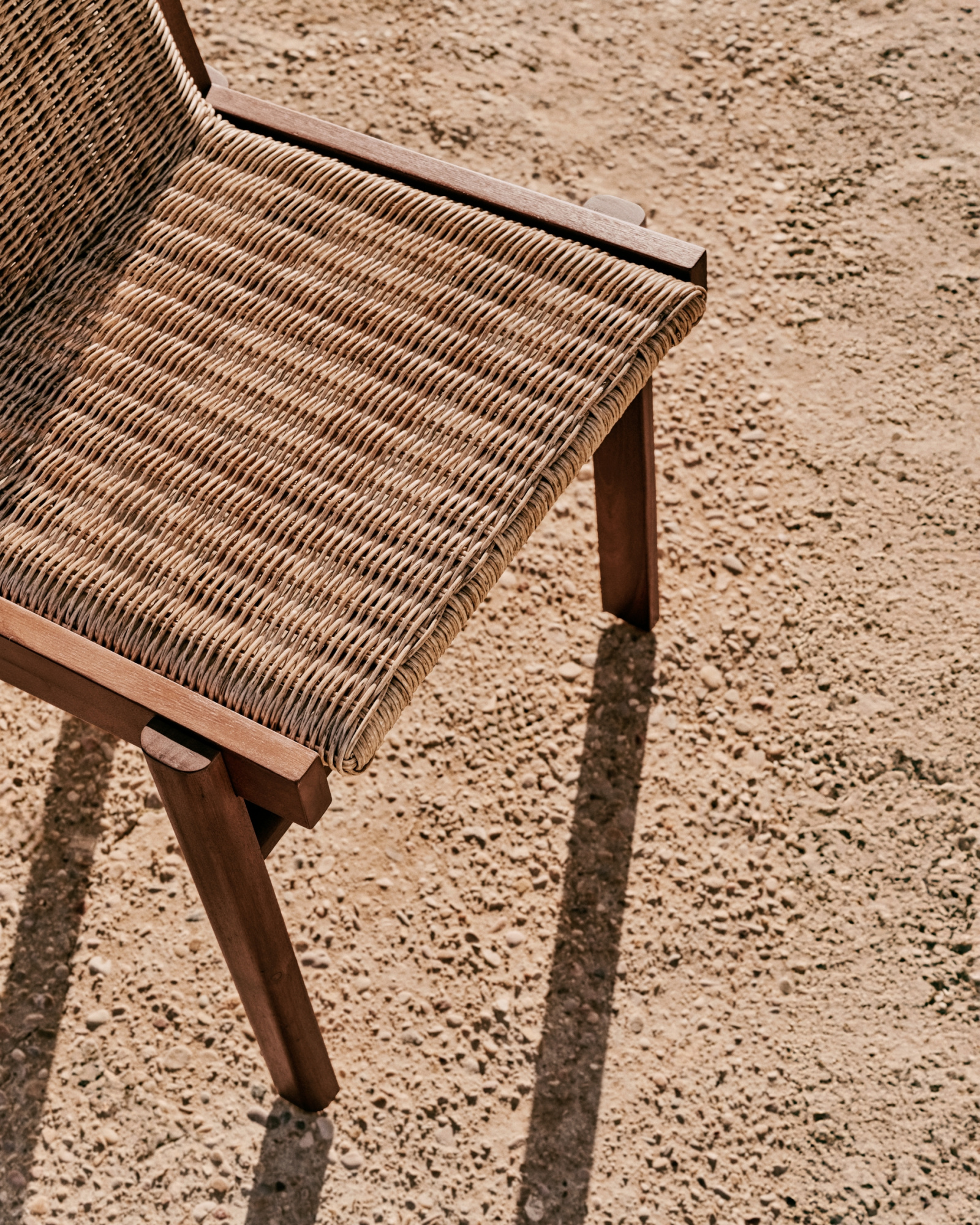 Стул Itani из массива акации и искусственного ротанга La Forma (ex Julia Grup)