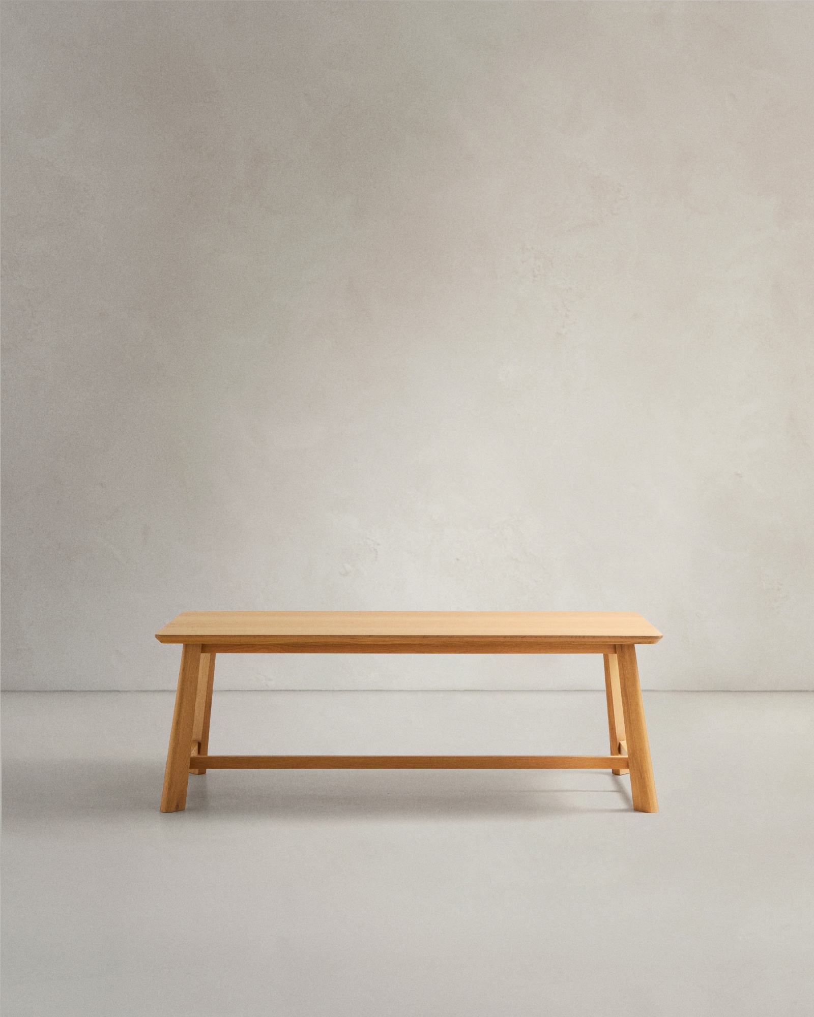 Стол Idun из шпона и массива дуба с натуральной отделкой 200x100см La Forma (ex Julia Grup)