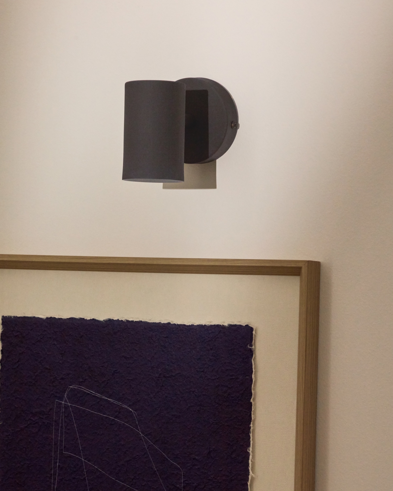 Настенный светильник Manie из металла с отделкой под черный чугун La Forma (ex Julia Grup)