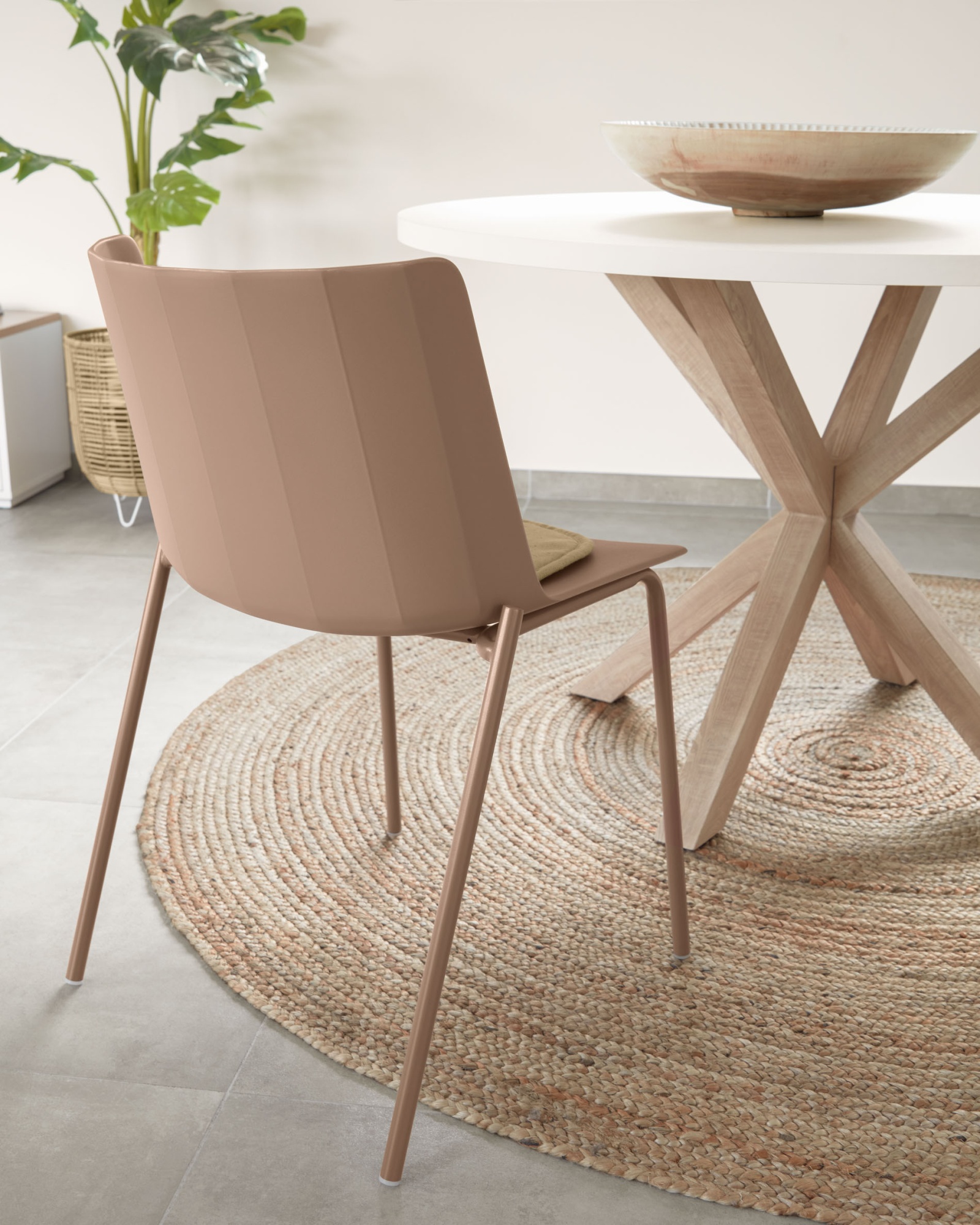 ARYA Стол с белой столешницей с отделкой из меламина на стальных ножках с отделкой под дерево La Forma (ex Julia Grup)