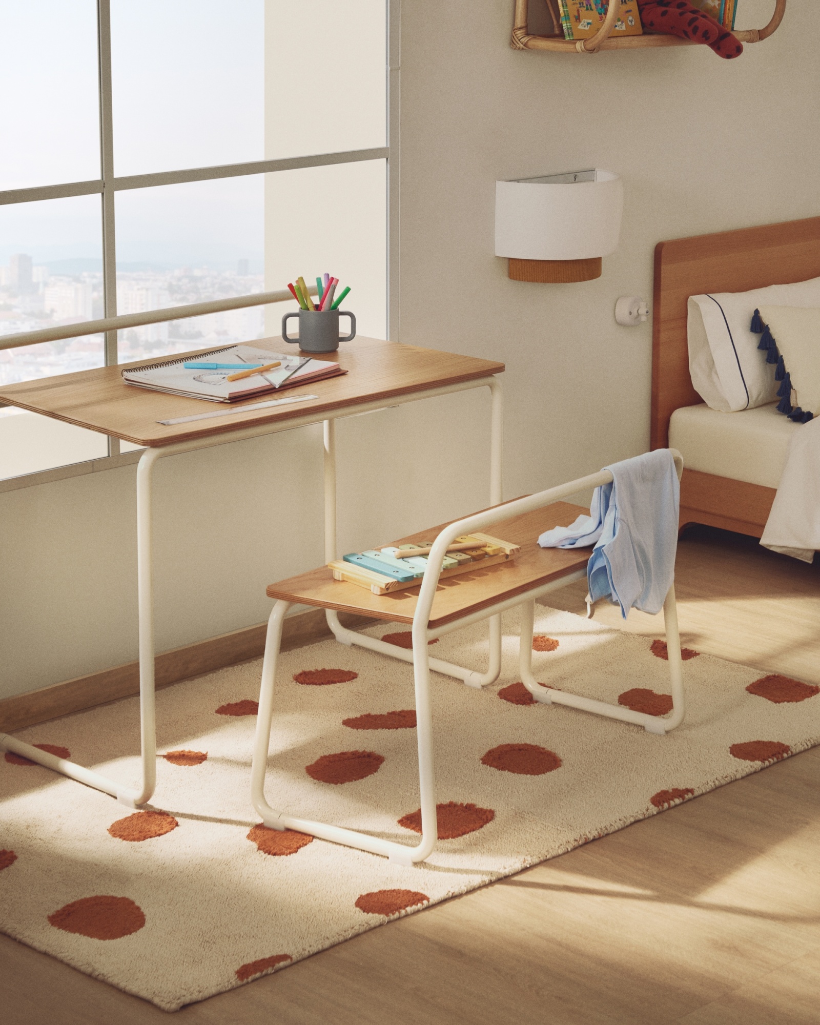 Tinn Письменный стол из ясеневого шпона с бежевой металлической конструкцией, 75 x 45,5 La Forma (ex Julia Grup)