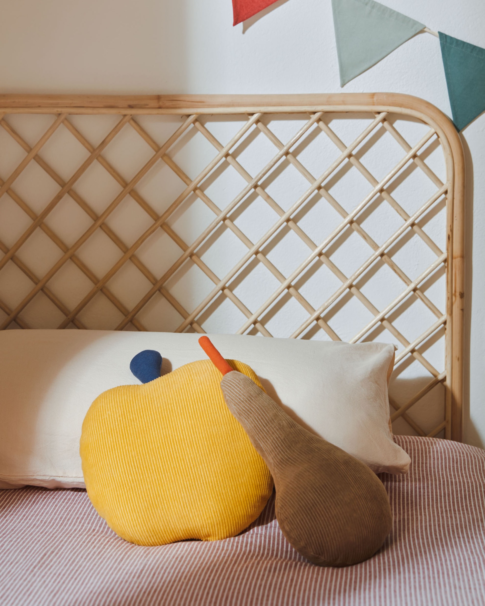 Citlalli Изголовье из ротанга с натуральной отделкой для кроватей шириной 90 см La Forma (ex Julia Grup)