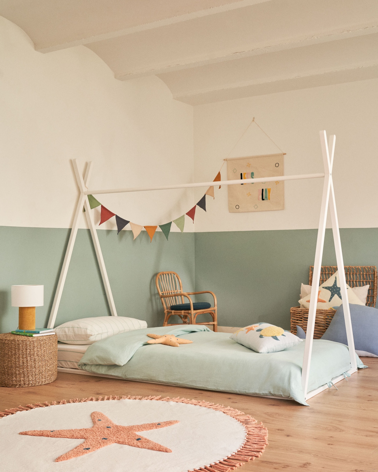 Maralis Кровать-вигвам из массива бука с белой отделкой 90 x 190 см La Forma (ex Julia Grup)