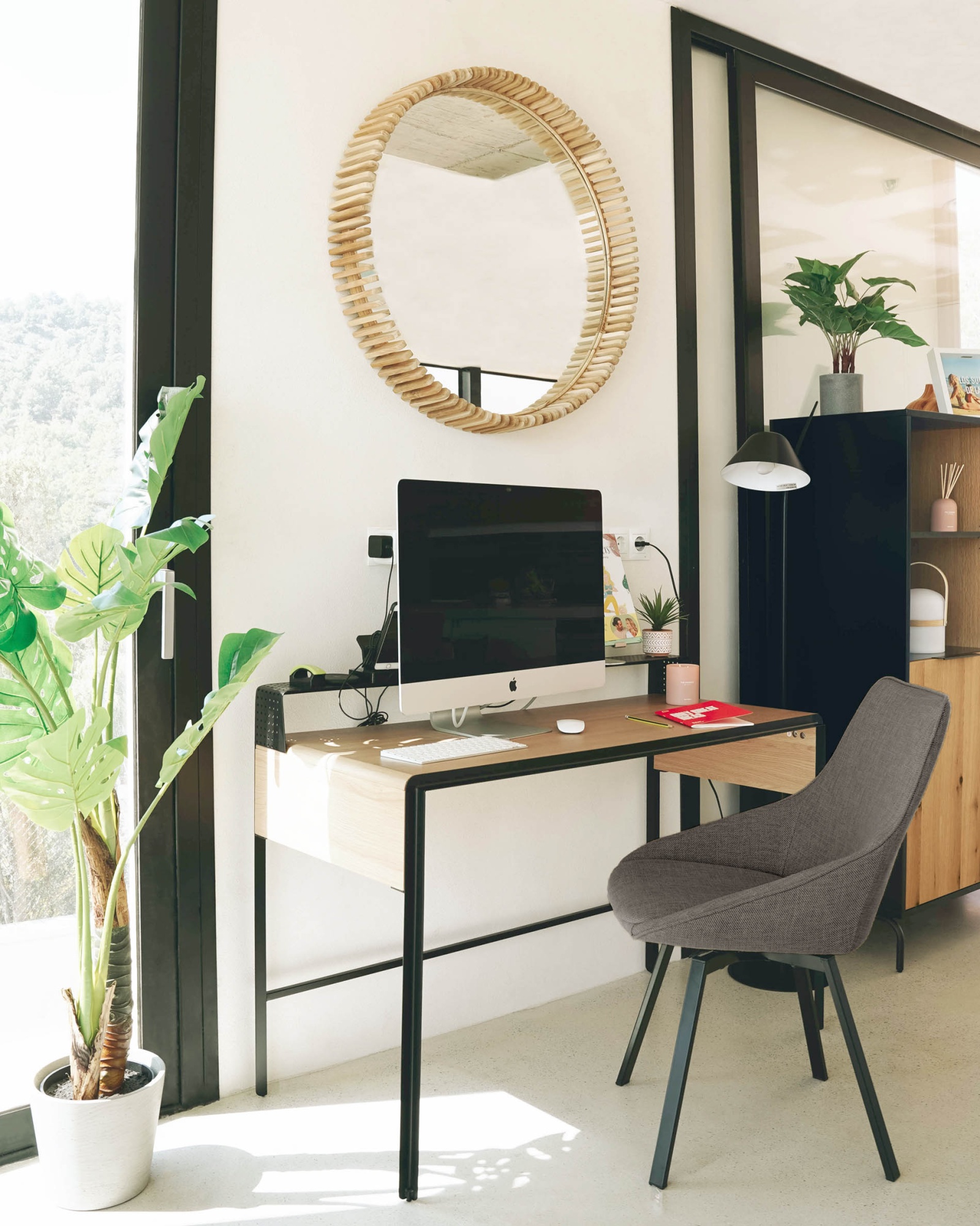 Торшер Mysti черный La Forma (ex Julia Grup)