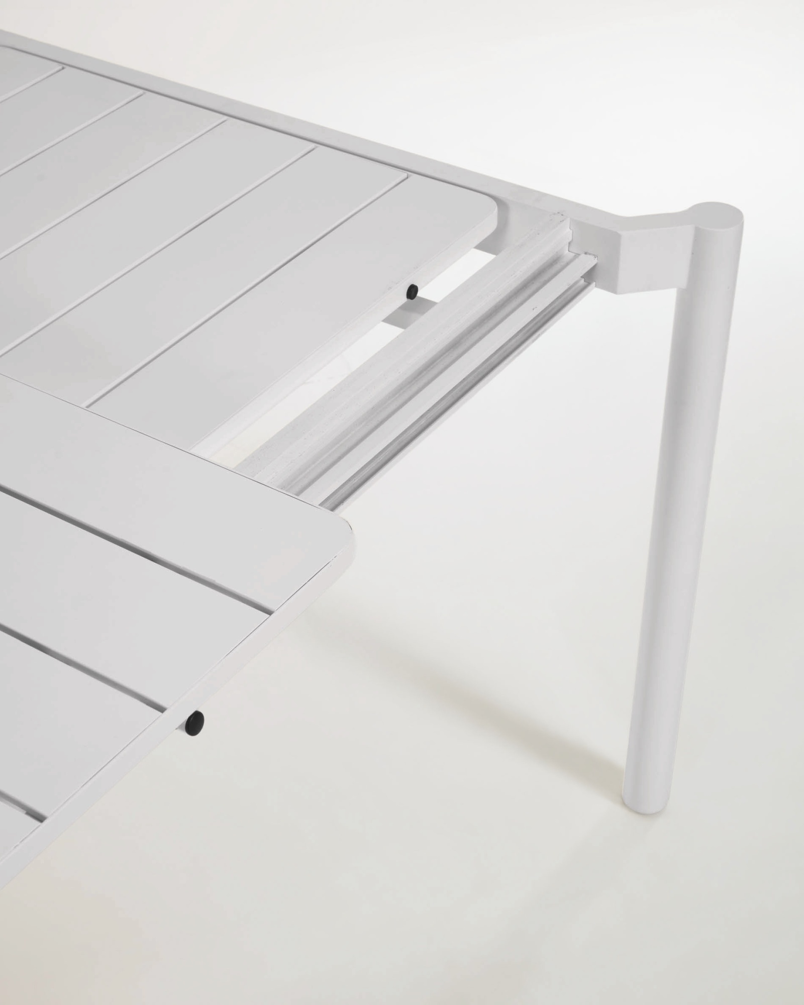 Раздвижной уличный стол Zaltana из алюминия светло-серого цвета, 140 (200) x 90 La Forma (ex Julia Grup)