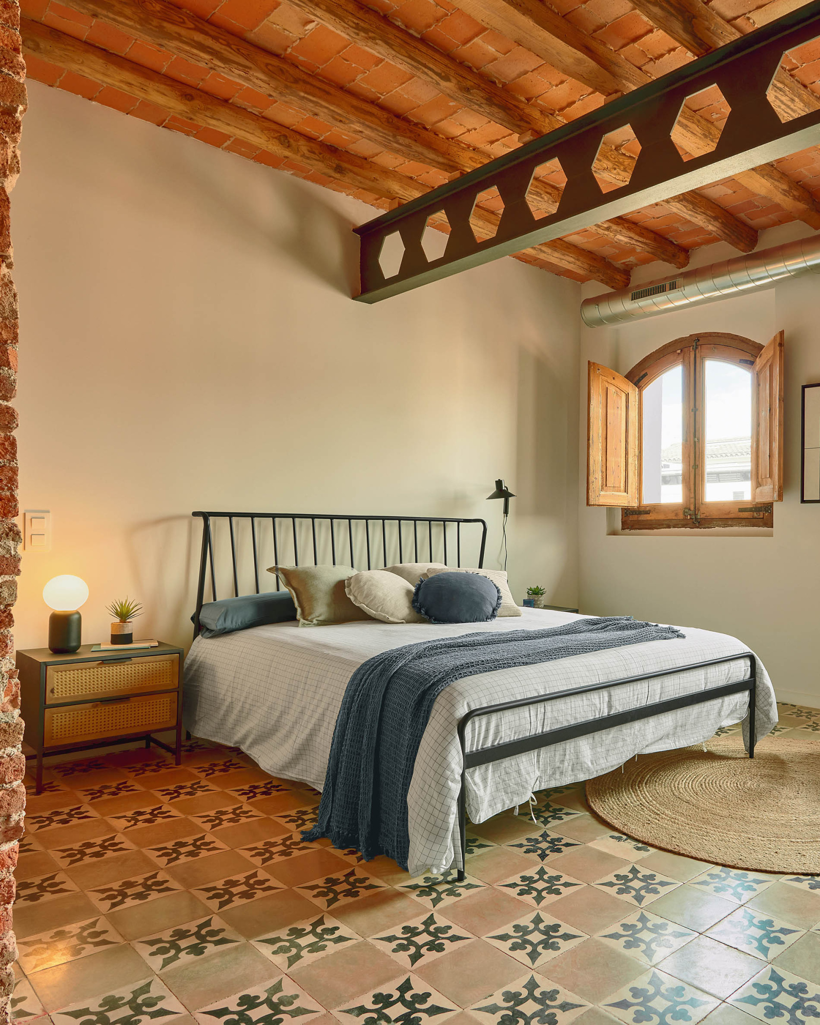 Настенный светильник Plass черный маленький La Forma (ex Julia Grup)