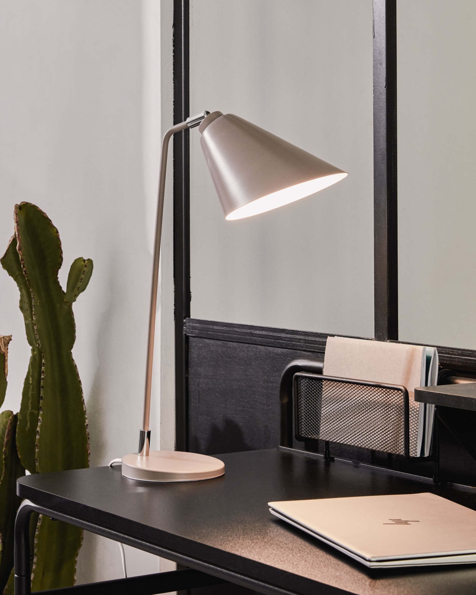 Письменный стол Foreman 98 x 48 черный La Forma (ex Julia Grup)