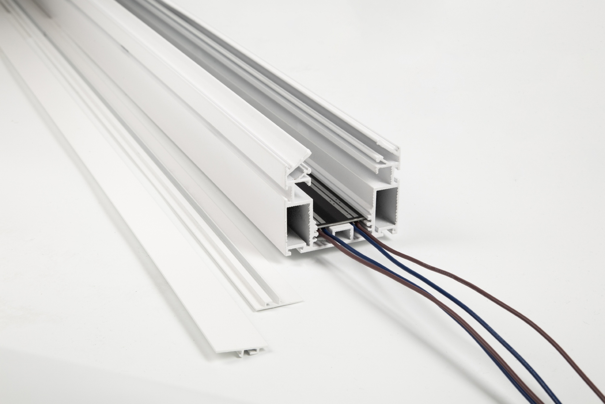 Трекизковольтный встраиваемый в натяжной потолок без провода питания SWG SY-601201-CL-2-WH