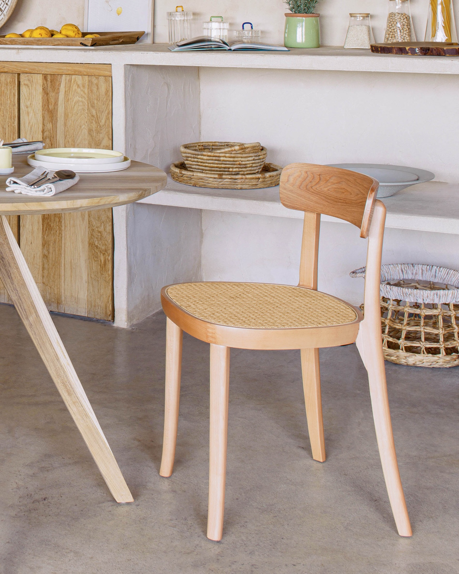 Стул Romane из натурального массива бука с ясеневым шпоном и ротангом La Forma (ex Julia Grup)