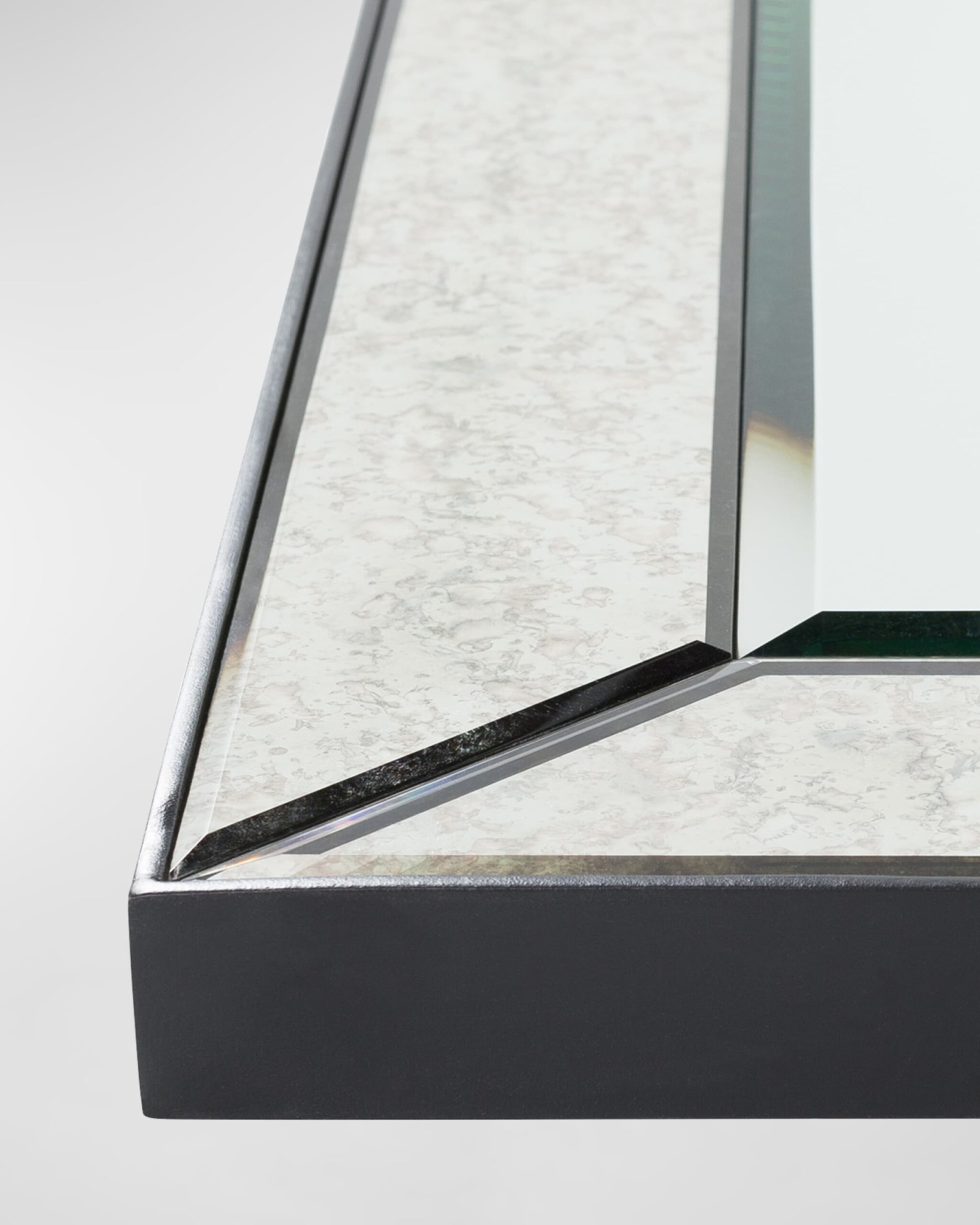 Зеркало в полный рост Фуллертон Louvre Home DFM333-1RJ Зеркало в полный рост Фуллертон Louvre Home DFM333-1RJ