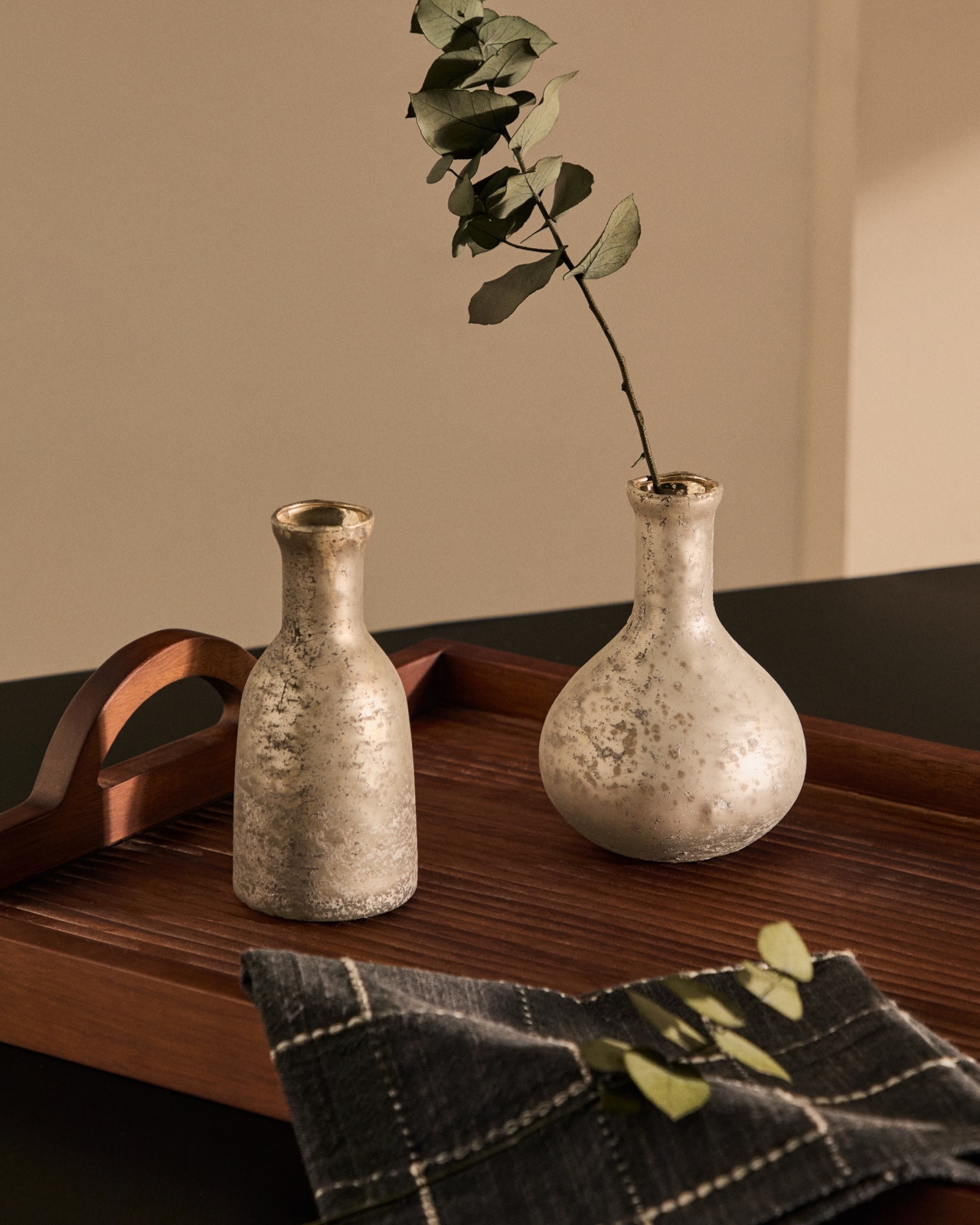 Deila Набор из 2 белых ваз из переработанного стекла 13 см La Forma (ex Julia Grup)