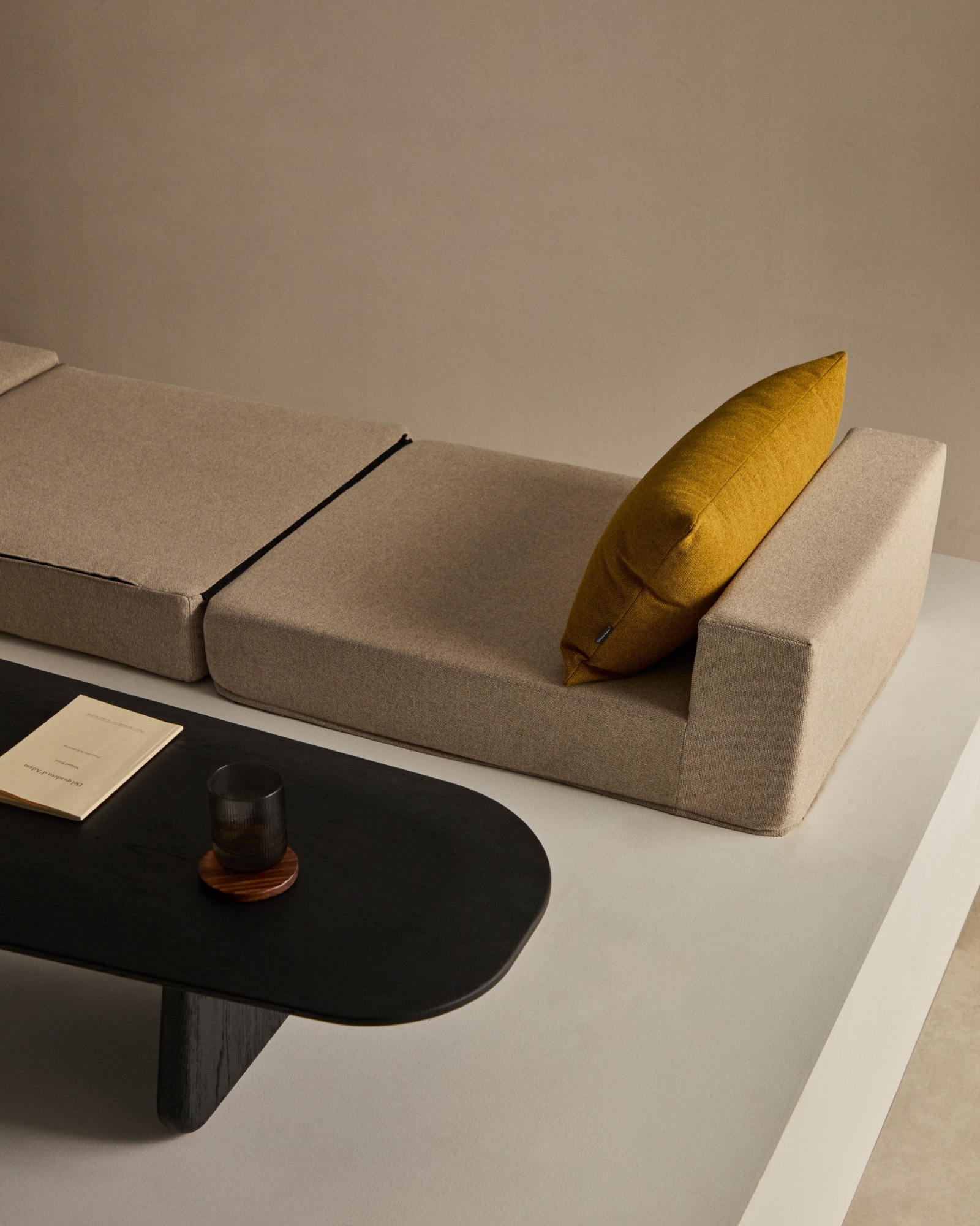 Arty бежевый трансформируемый пуф/кровать 70 x 89 (200) см La Forma (ex Julia Grup)