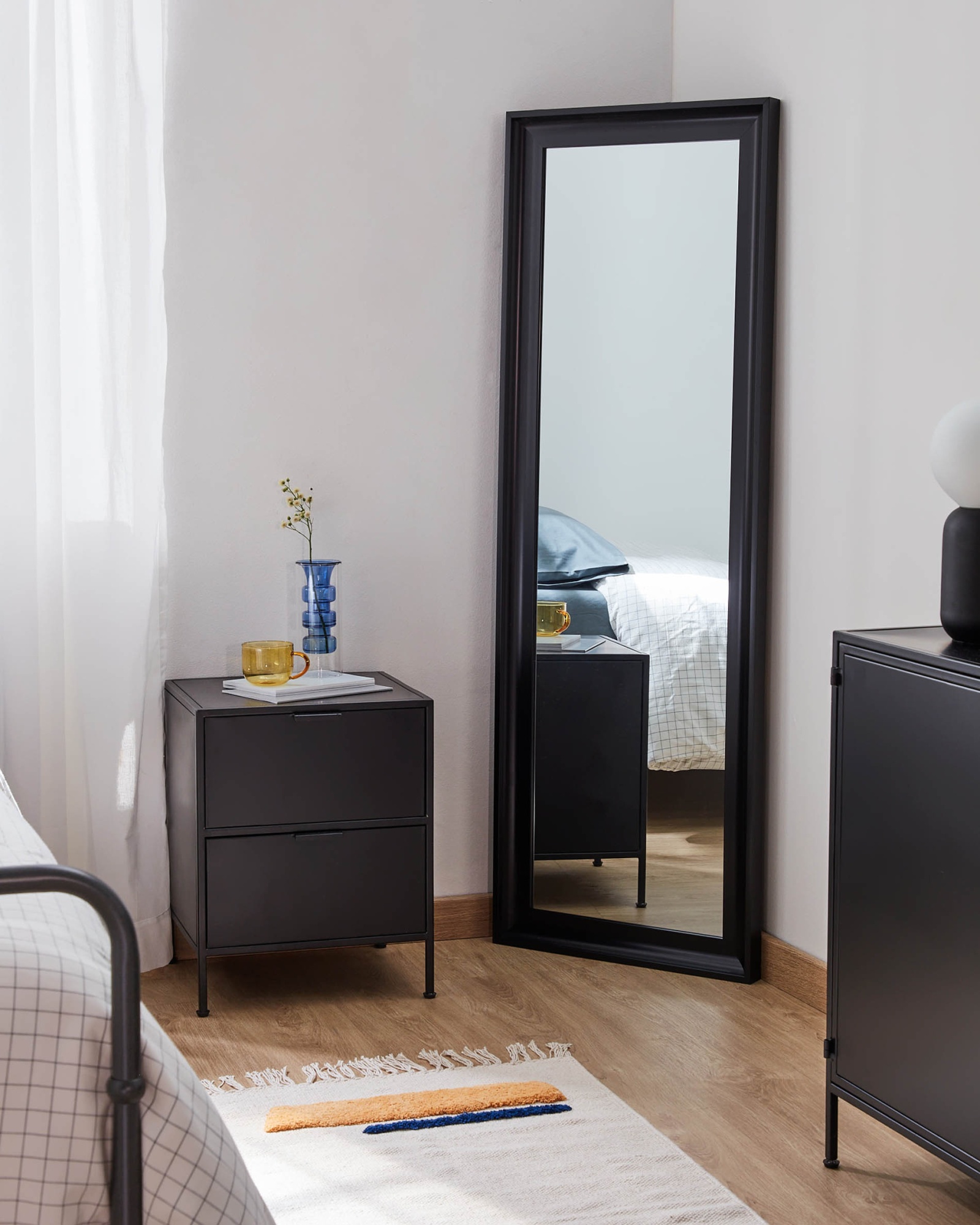 Прикроватная тумбочка Shantay 40 x 50 cm La Forma (ex Julia Grup)