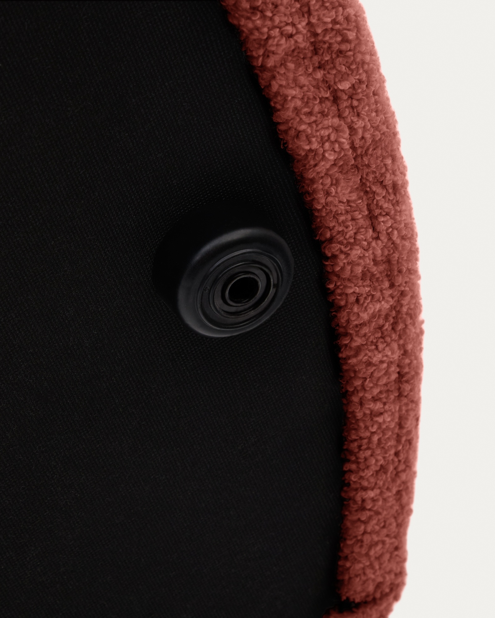 Kaeli Пуф для ног со съемным чехлом из терракотового букле Ø 120 La Forma (ex Julia Grup)