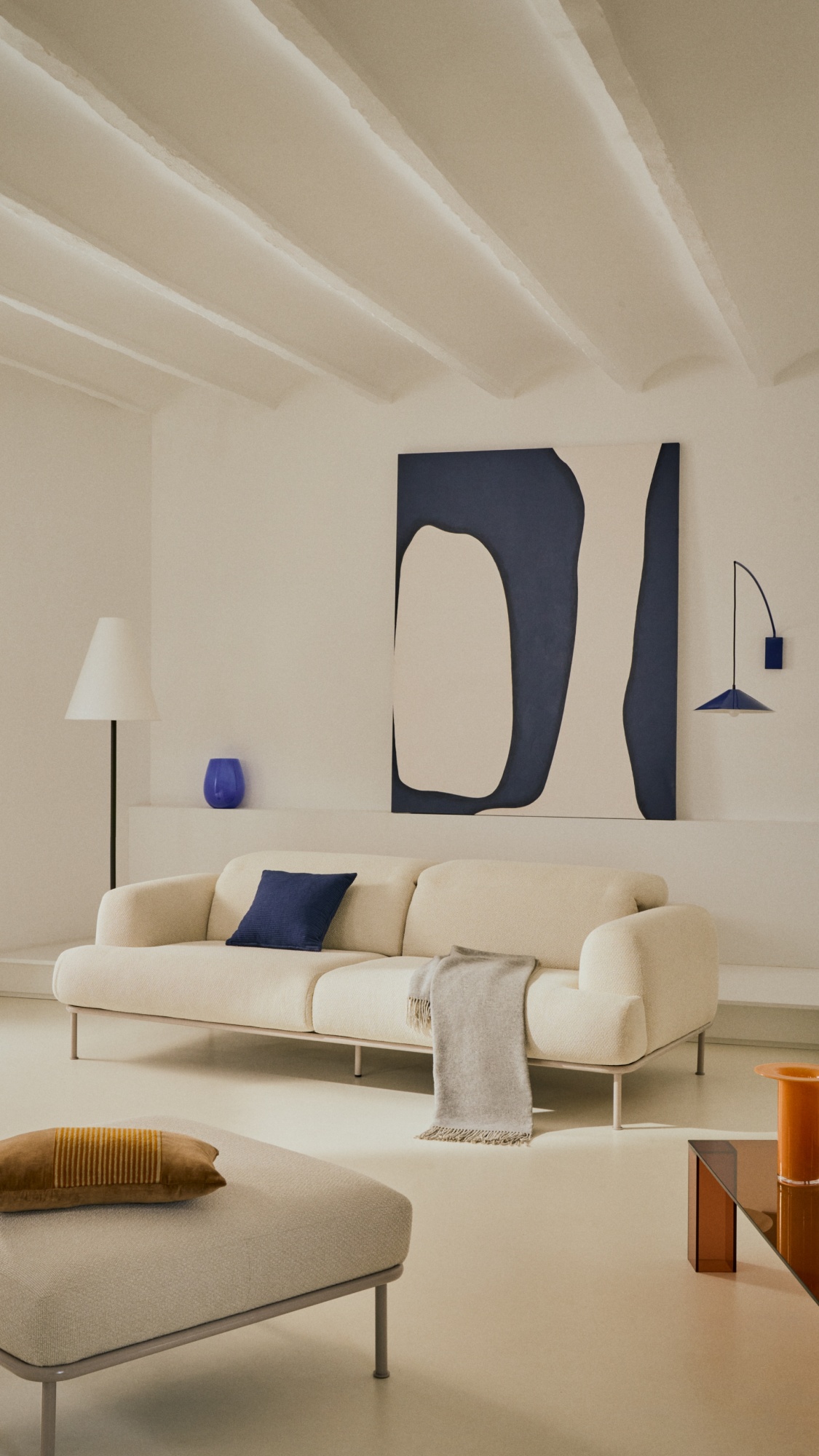 Журнальный столик Adularia из стекла коричневого цвета 85 x 85 La Forma (ex Julia Grup)