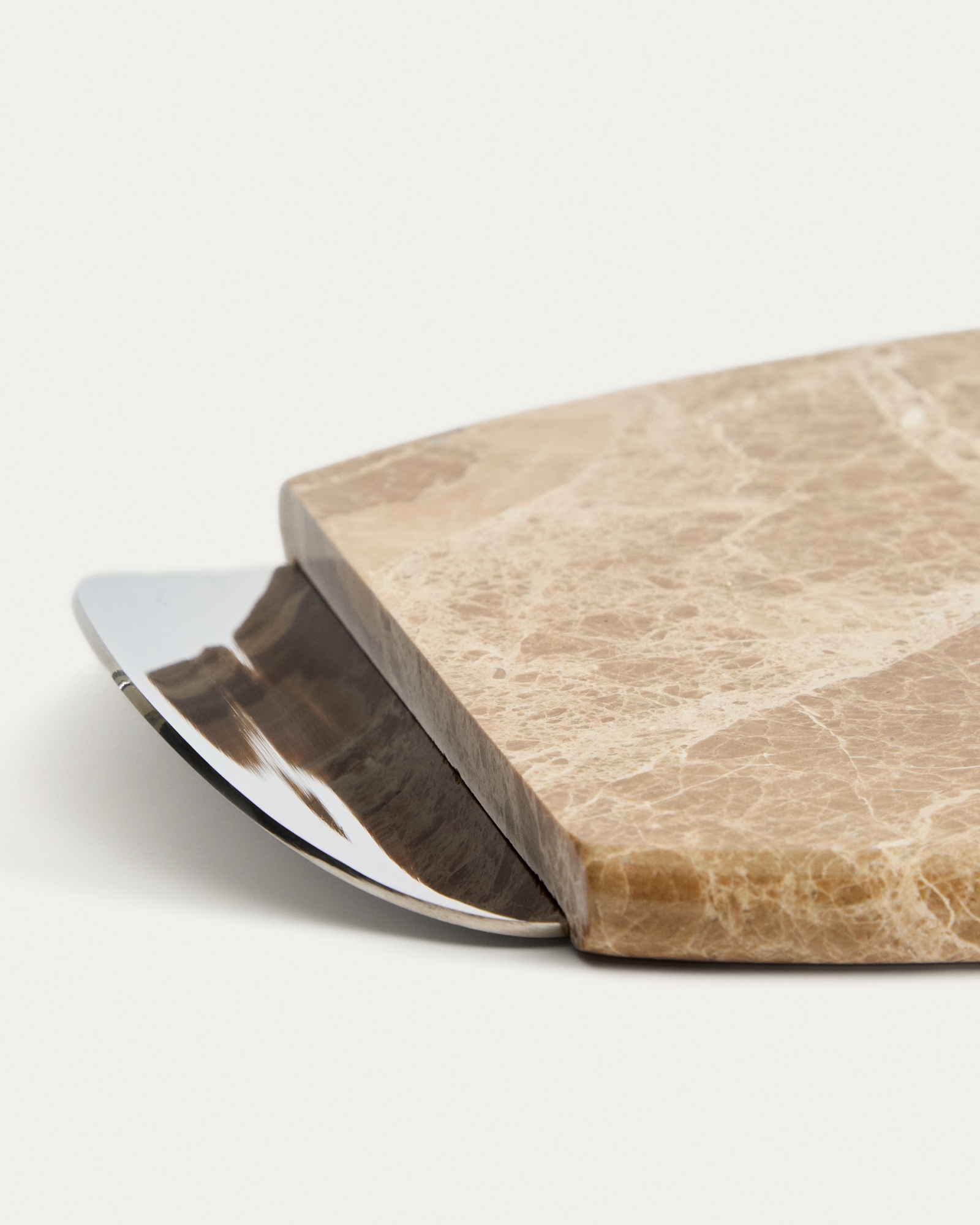 Сервировочная доска Adoma из мрамора и металла La Forma (ex Julia Grup)