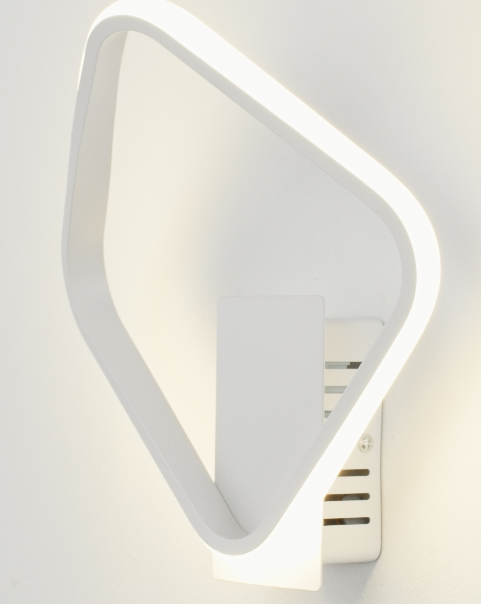 Настенный светильник Moderli V2700-WL Vivienne LED 13W