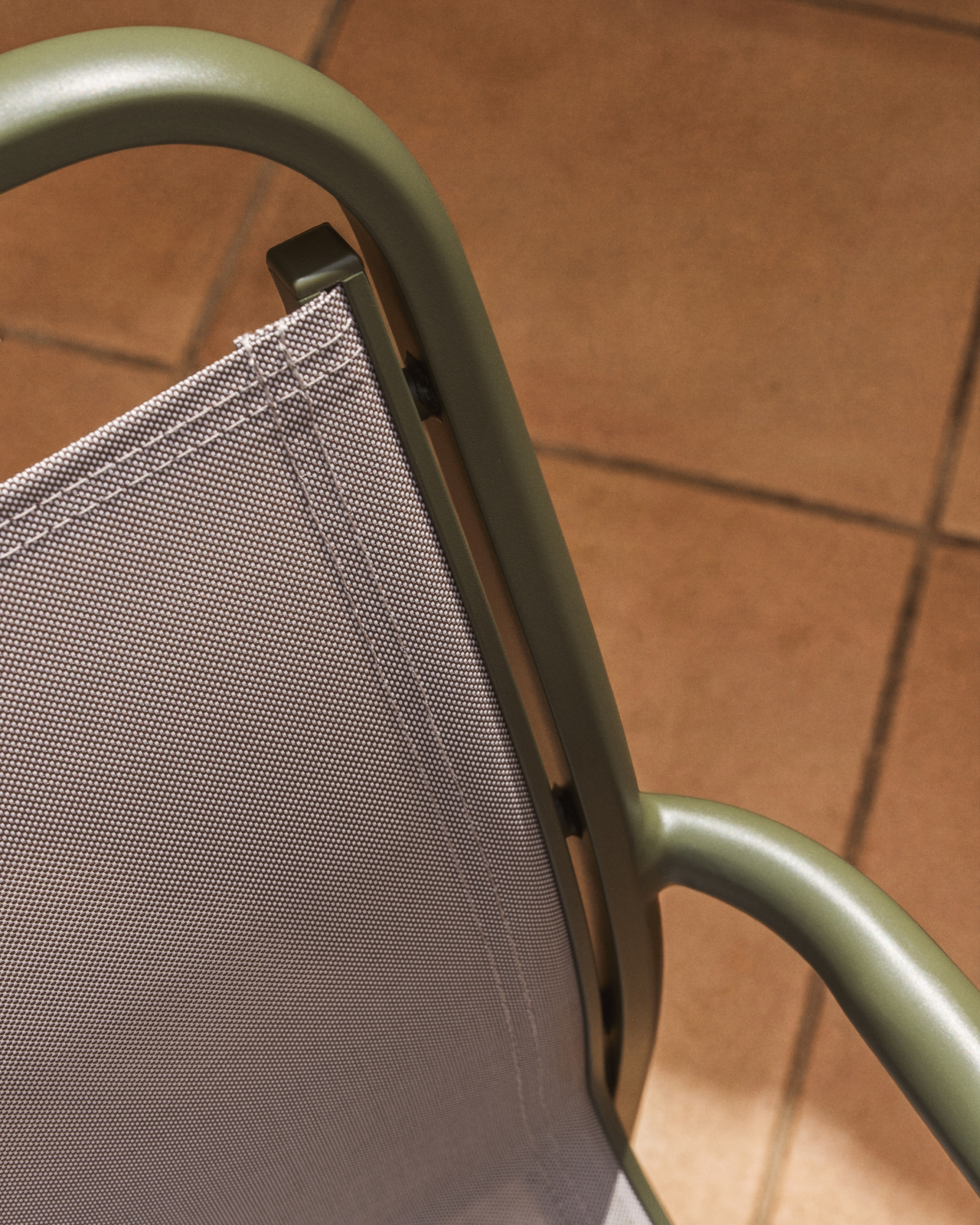 Уличный стул Luri из алюминия зеленого цвета и бежевого текстиля La Forma 482614