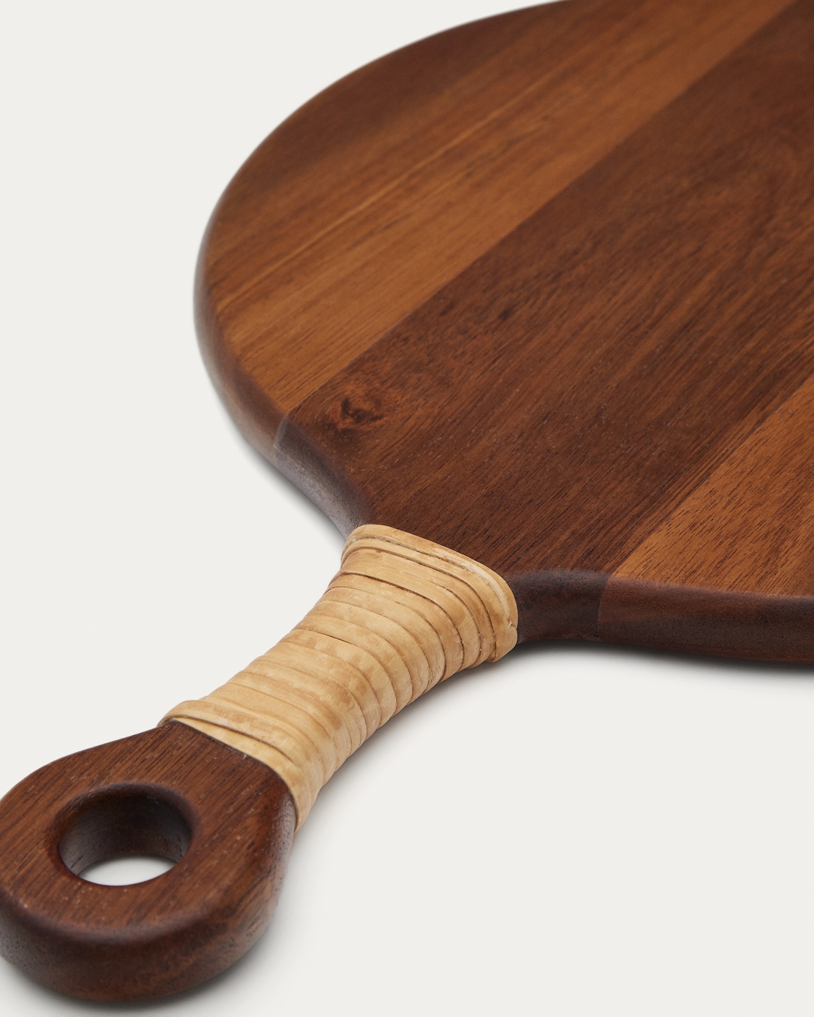 Sardis маленькая круглая сервировочная доска FSC 100% акация и ротанг La Forma (ex Julia Grup)