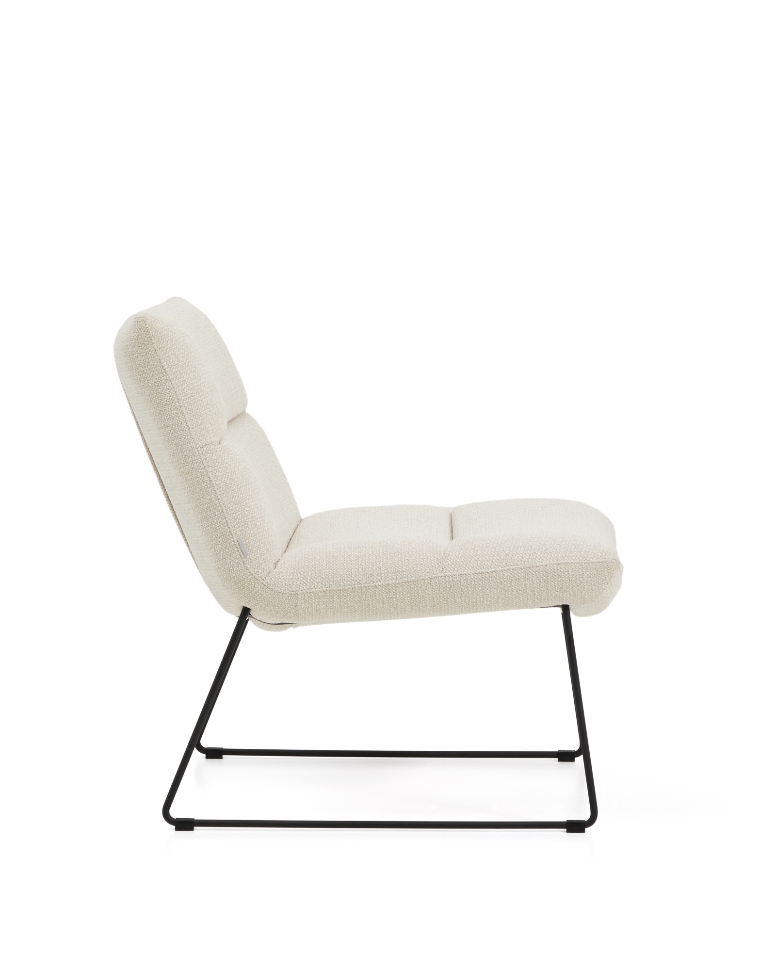 Кресло Asen из бежевого шенилла с черными стальными ножками La Forma (ex Julia Grup)