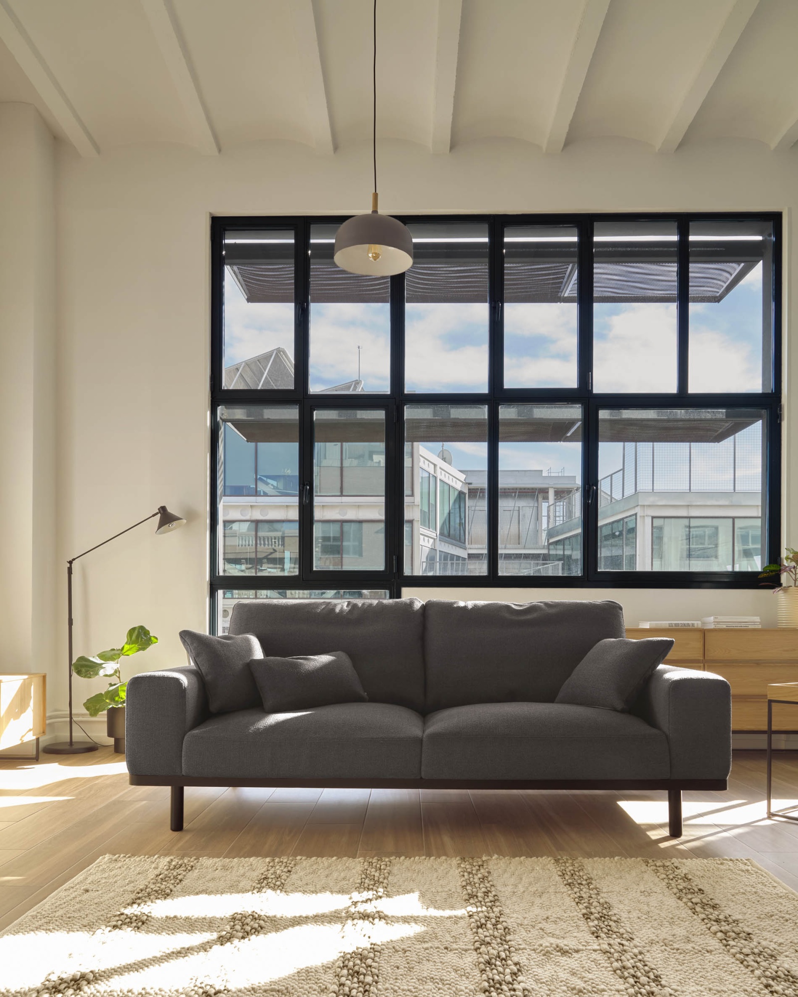 Тумба под ТВ Taiana с дубовым шпоном и стальным каркасом 2 ящика 112 x 51 см La Forma (ex Julia Grup)