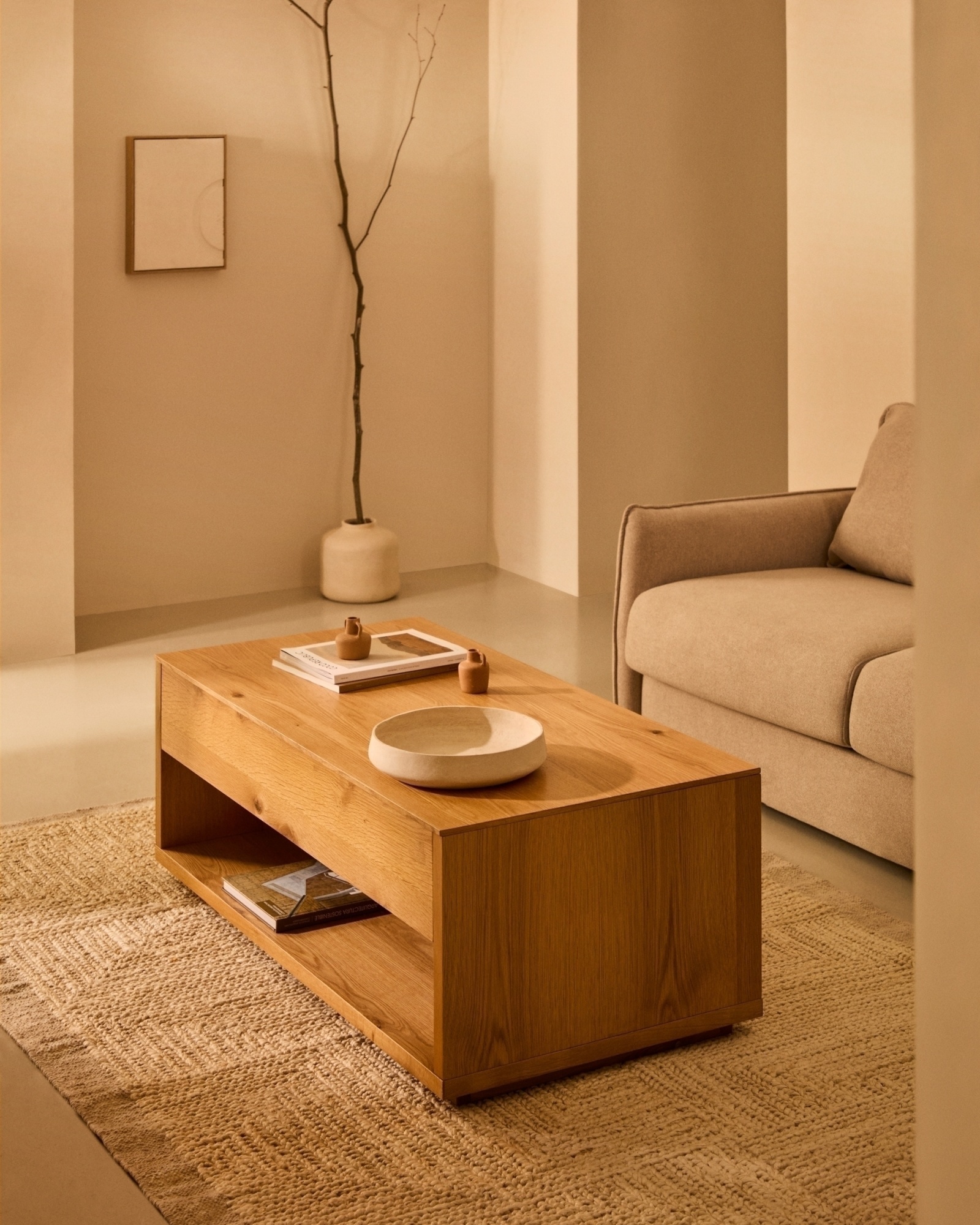 Подъемный журнальный столик Alguema из дубового шпона с натуральной отделкой 120 x 60 см La Forma (ex Julia Grup)