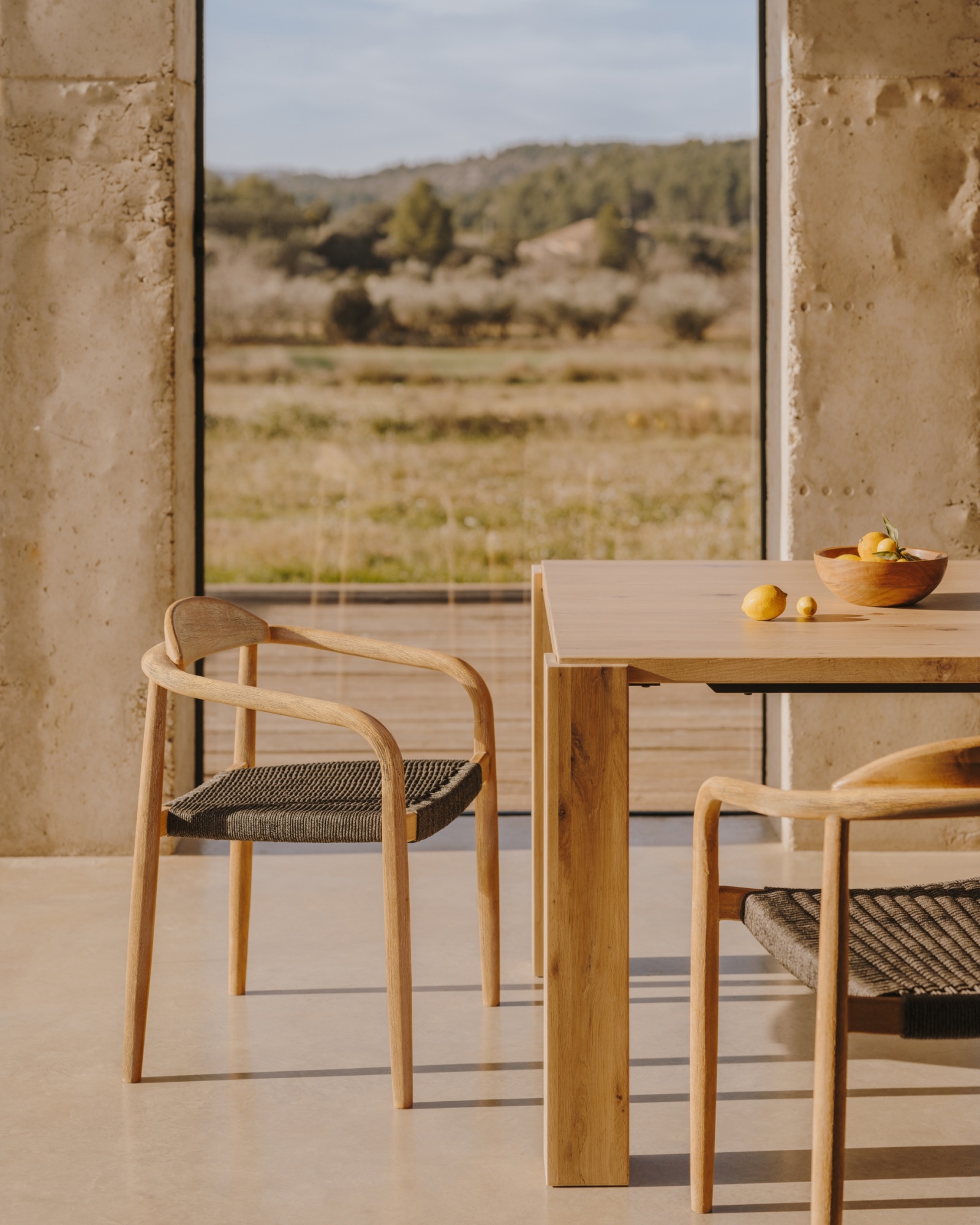 Кресло Glynis натуральный, черный La Forma (ex Julia Grup)