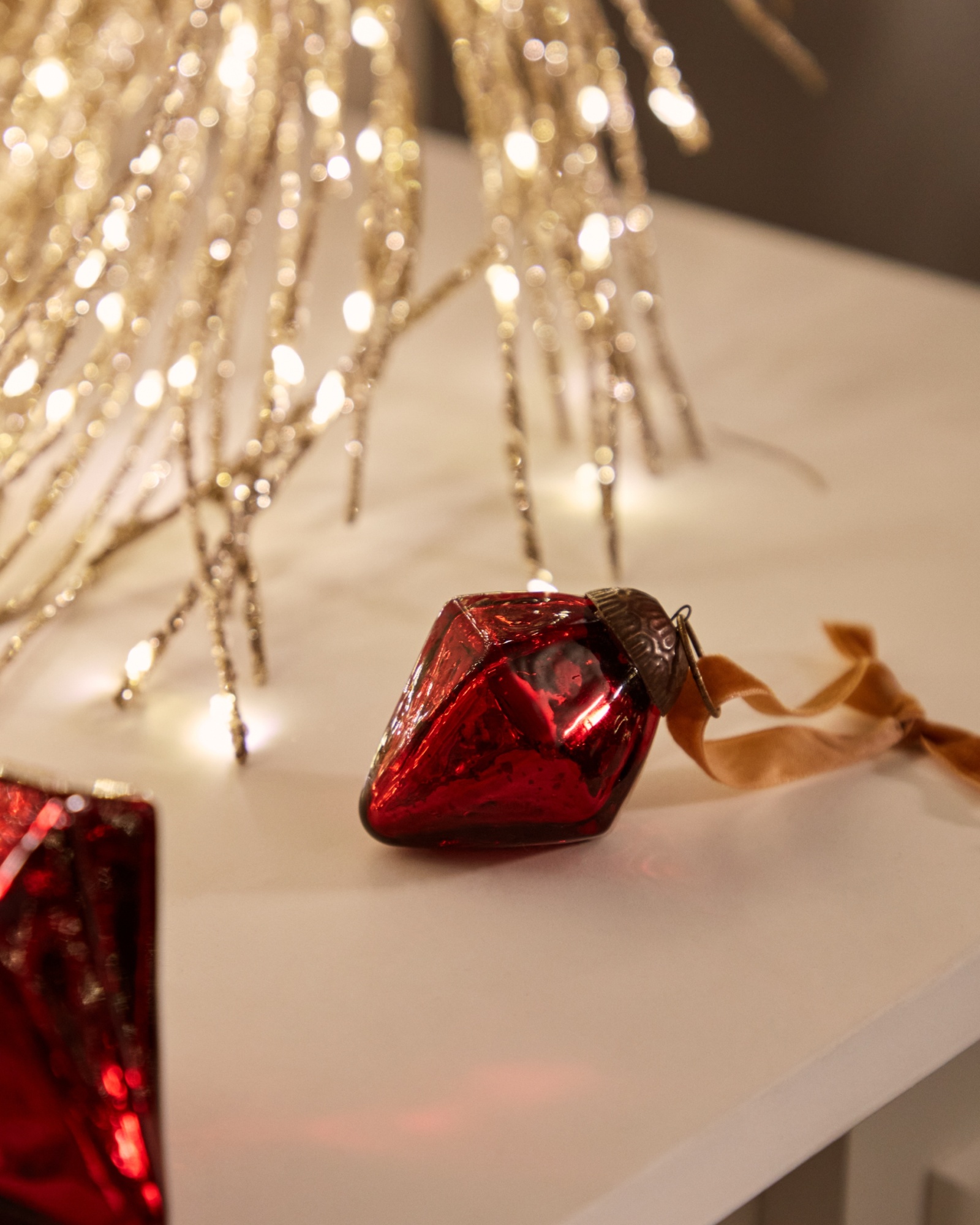 Набор из 4 подвесных украшений Argin из красного переработанного стекла, 6 см La Forma (ex Julia Grup)