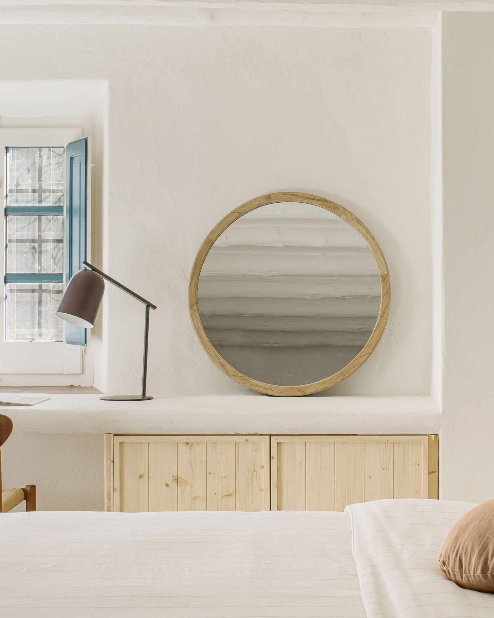 Круглое зеркало Alum из массива минди 80 см La Forma (ex Julia Grup)